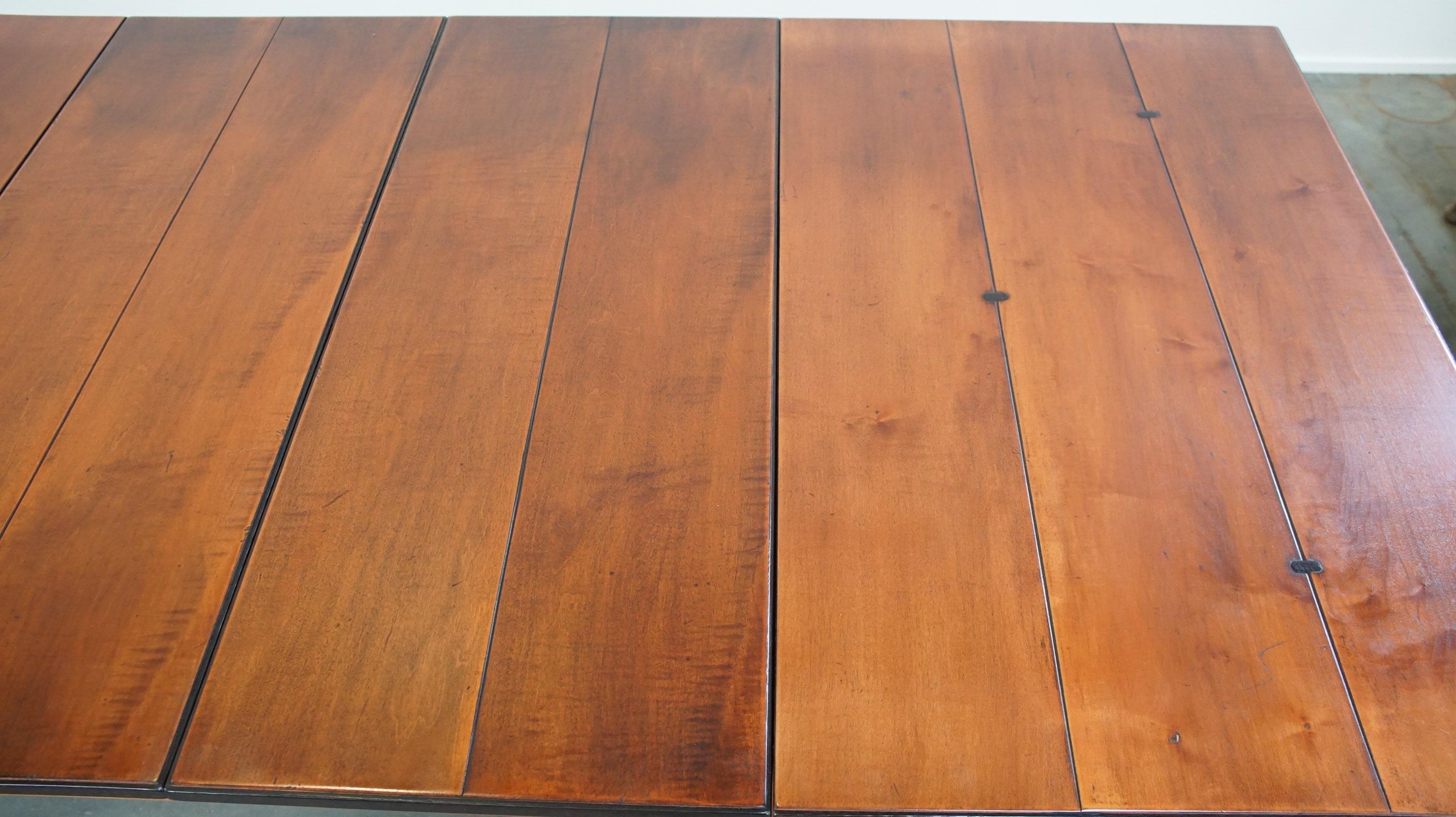 Table à manger extensible Schuitema pour 4 à 6 personnes de la collection Shaker en vente 2