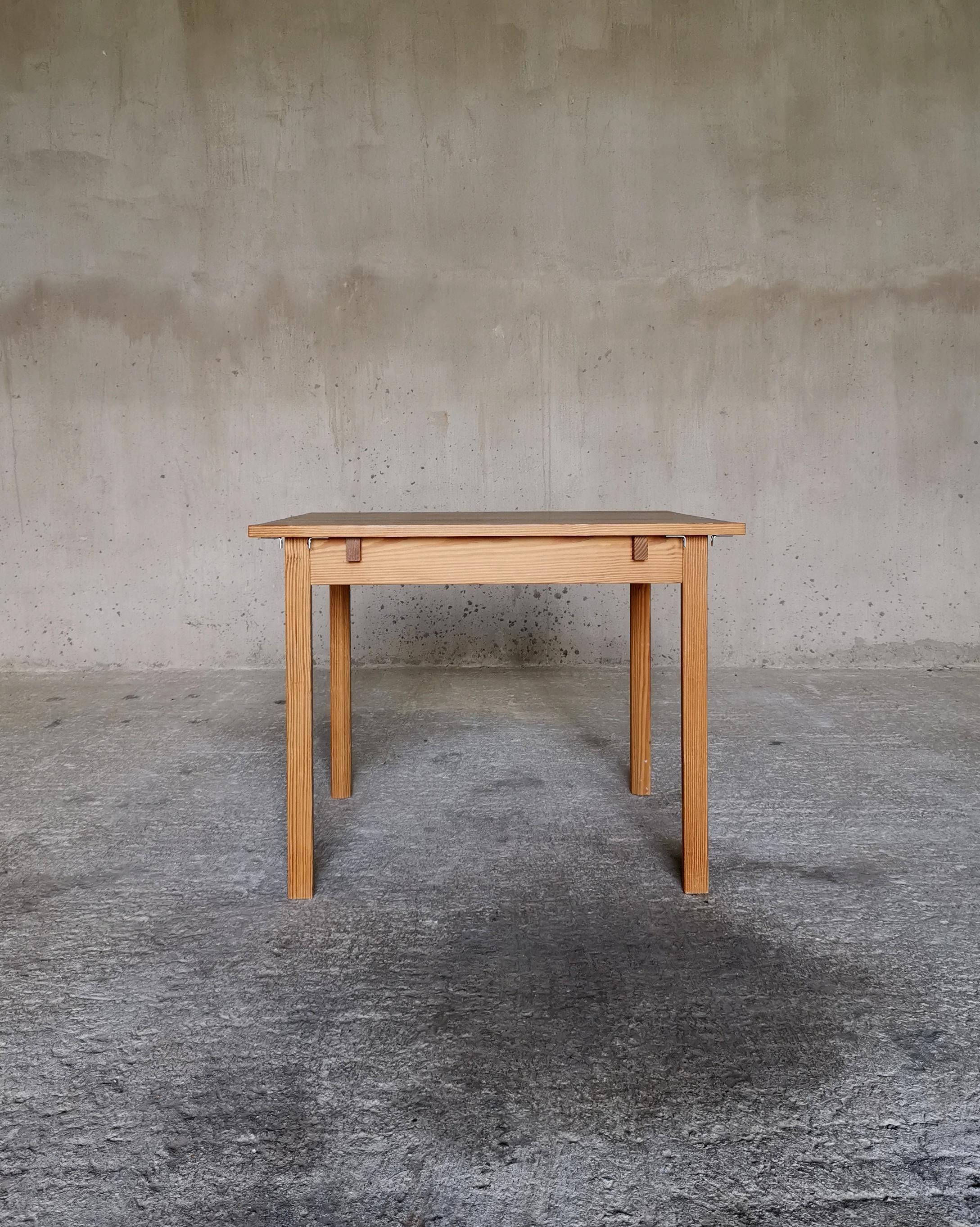Table de bureau / salle à manger à abattant en pin d'Oregon massif, pièce de Compagnon Danemark années 1960 Bon état - En vente à Ystad, SE