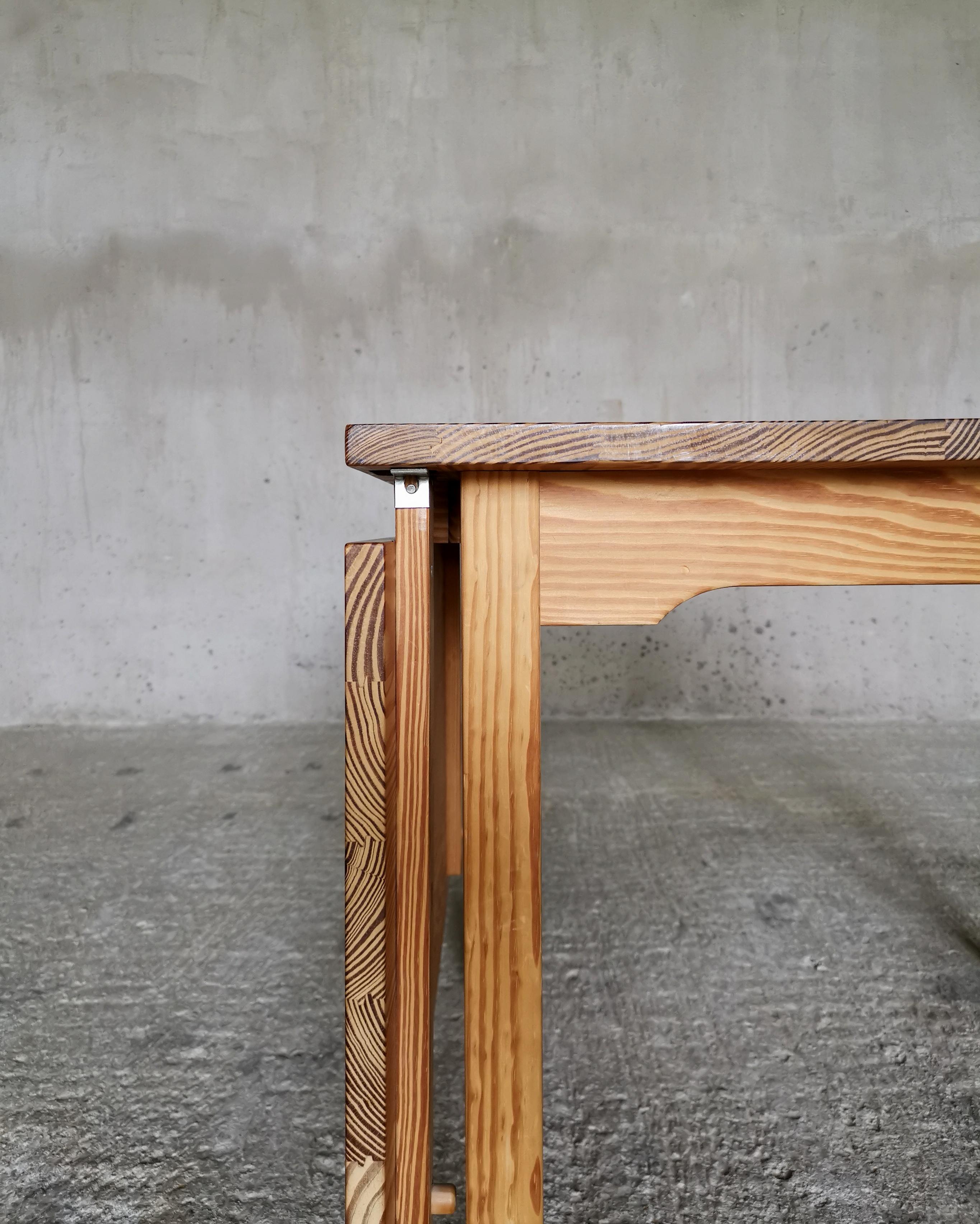 Milieu du XXe siècle Table de bureau / salle à manger à abattant en pin d'Oregon massif, pièce de Compagnon Danemark années 1960 en vente