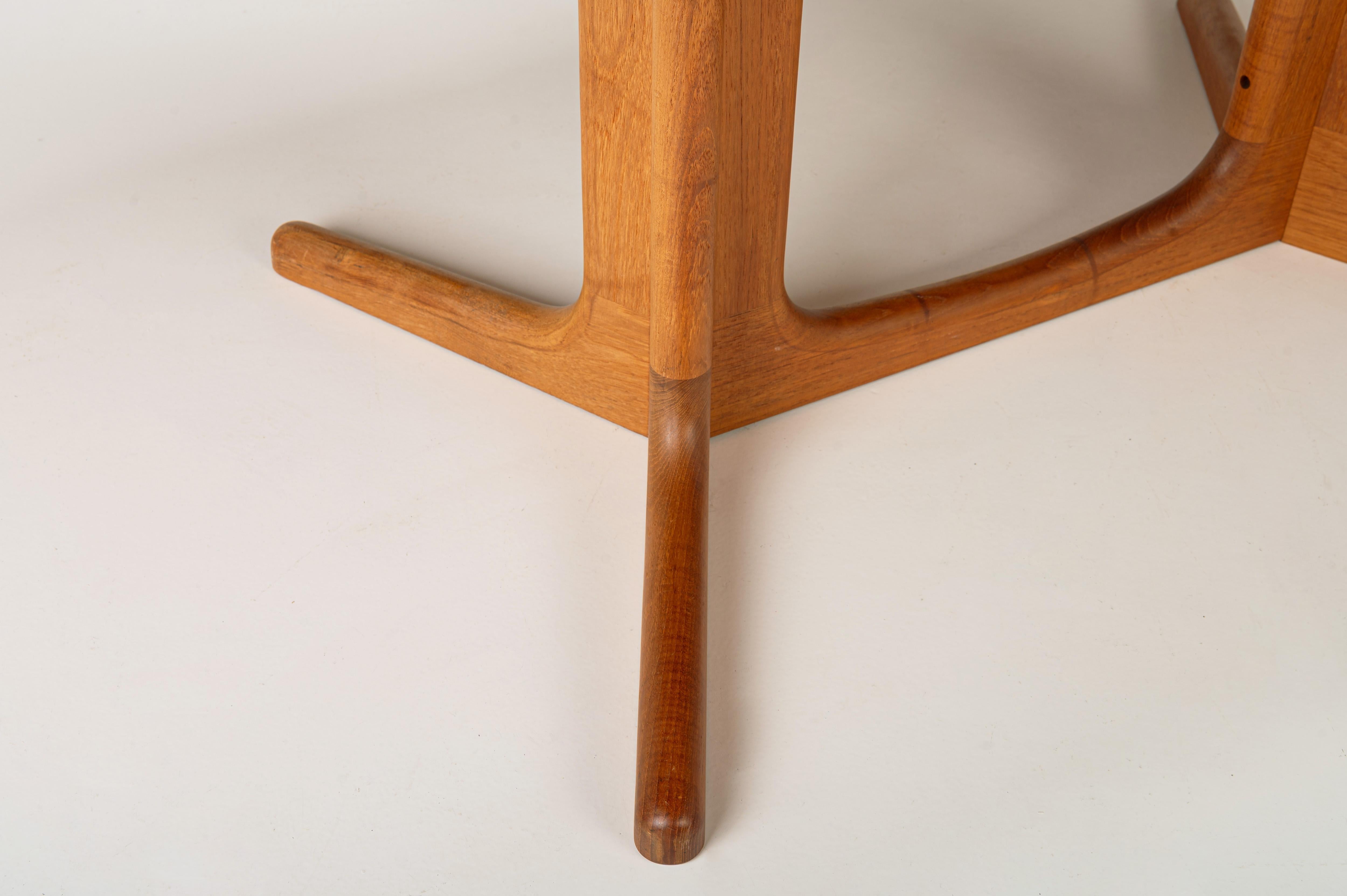 Teak Extendable solid teak dining table by Glostrup Mobelfabrik