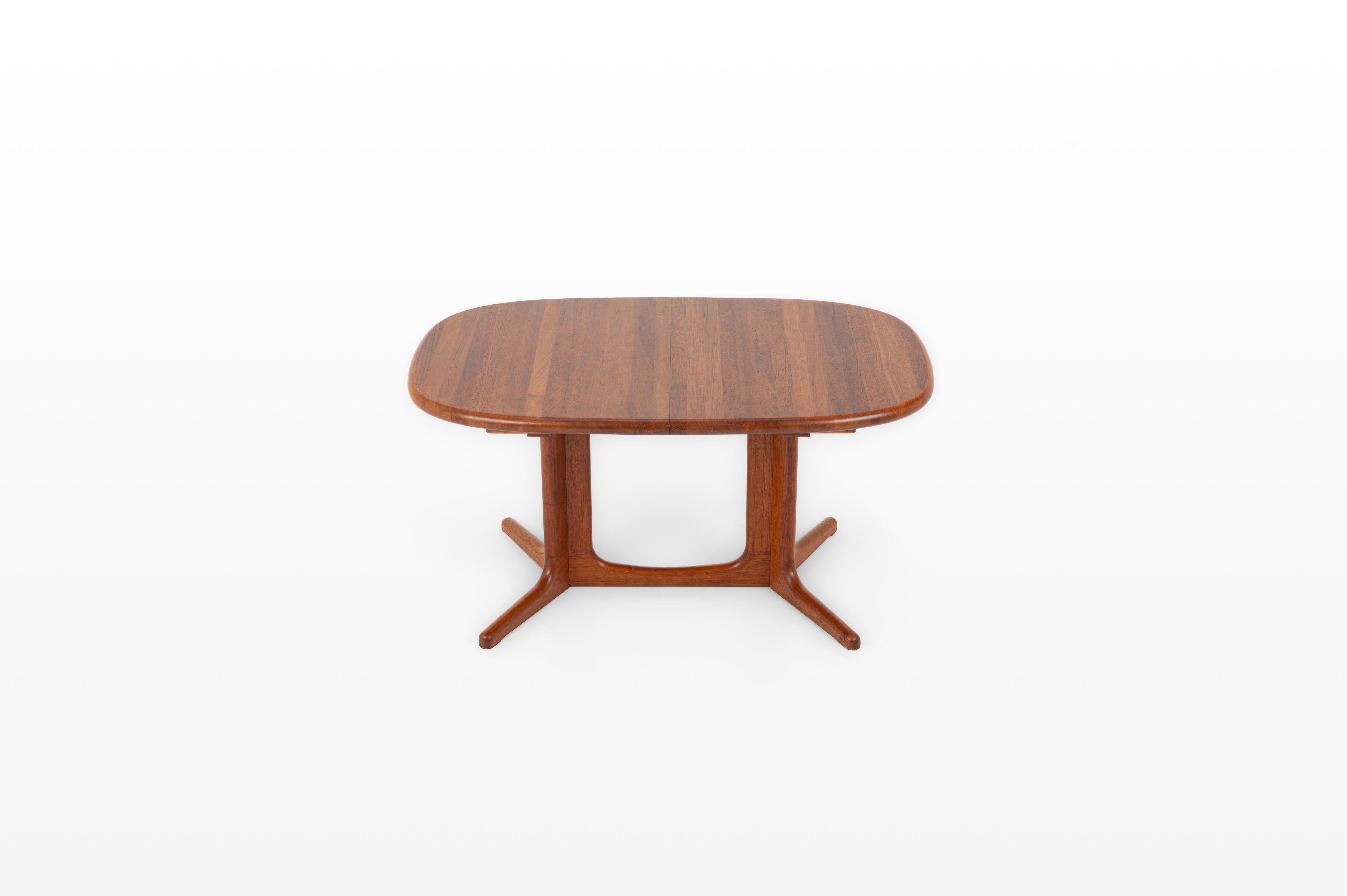 Scandinavian Modern Extendable Solid Teak Dining Table from Glostrup Møbelfabrik, 1960s For Sale