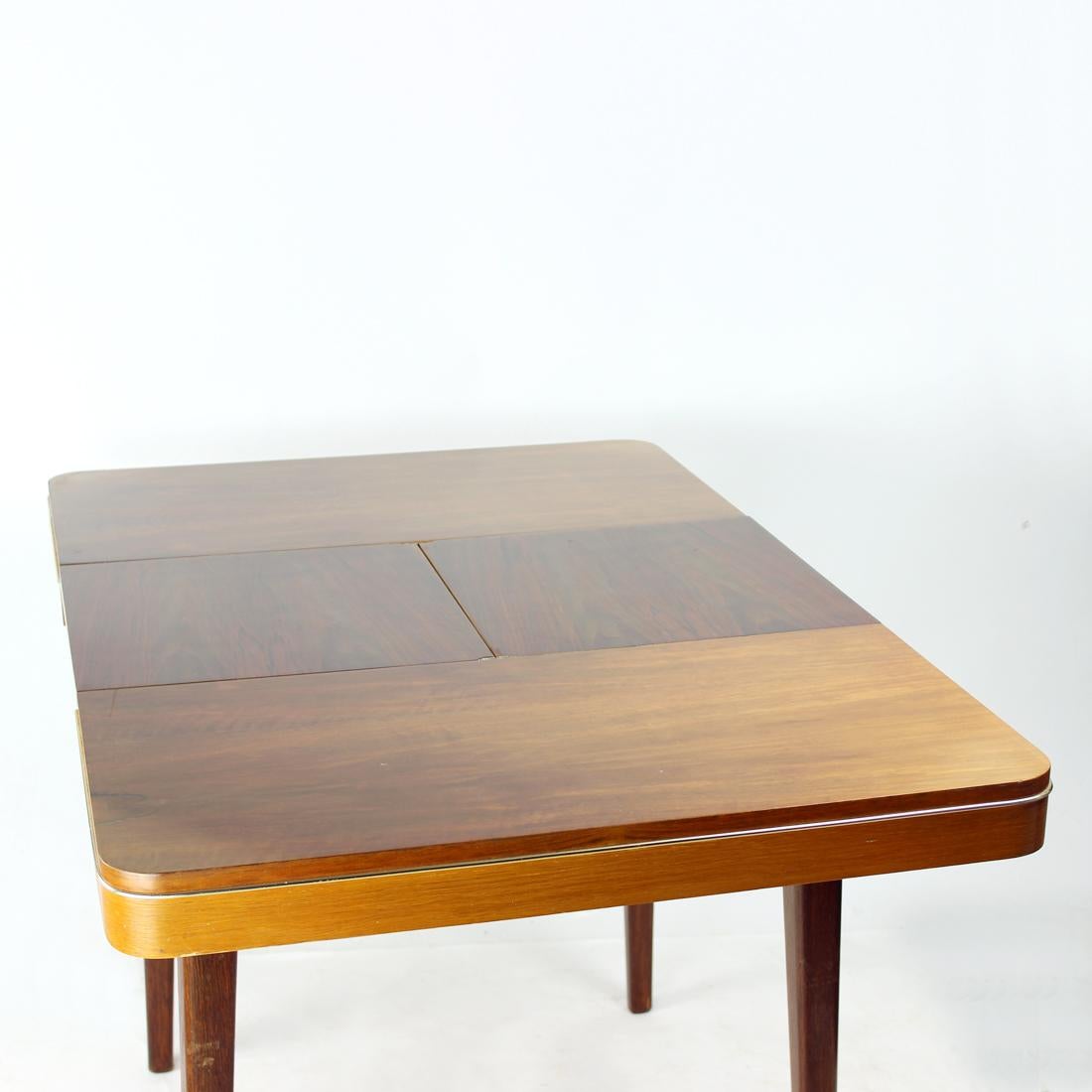Extendable Square Dining Table In Walnut By Jitona, Czechoslovakia 1968 In Good Condition In Zohor, SK