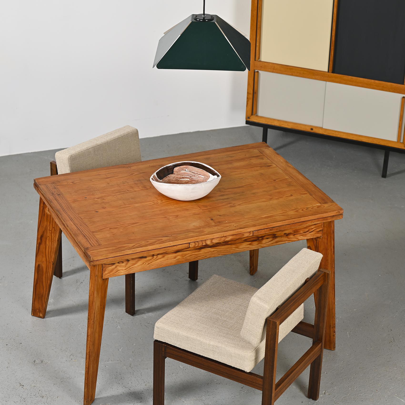  Extendable Table in Solid Pine, French Reconstruction ca. 1945 In Good Condition In VILLEURBANNE, FR