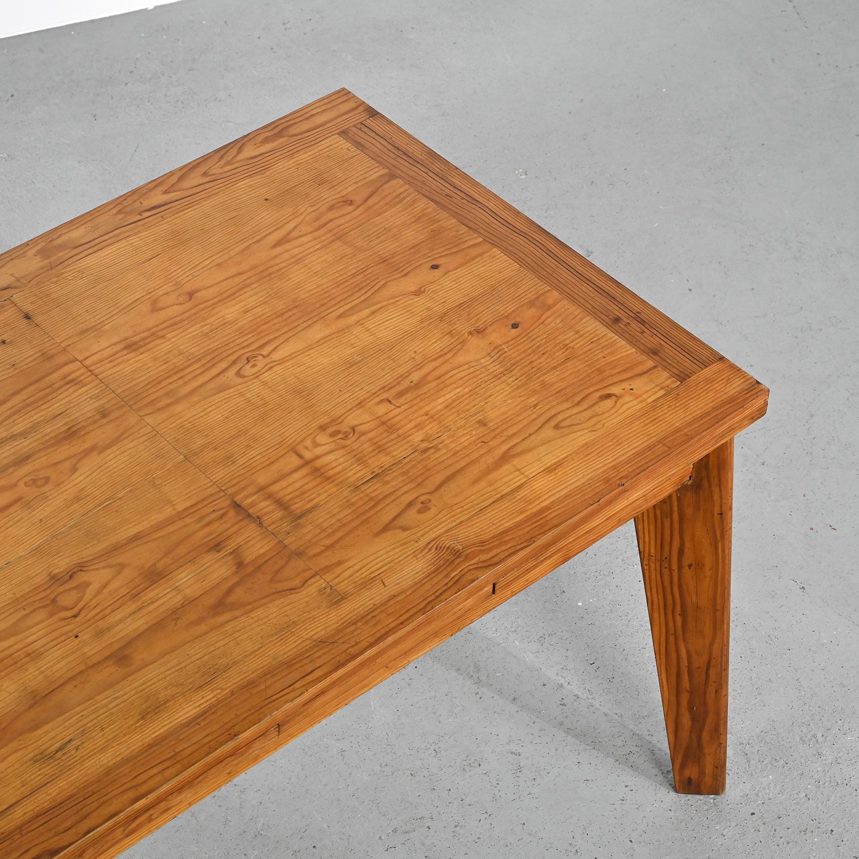 20th Century  Extendable Table in Solid Pine, French Reconstruction ca. 1945