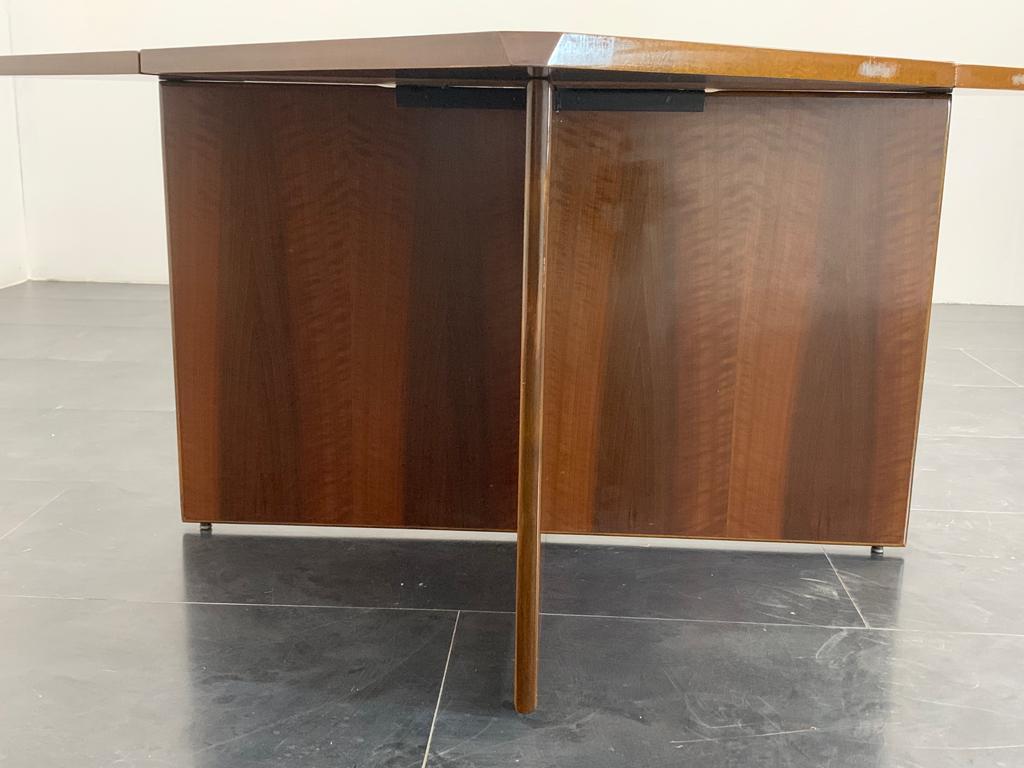 Extendable Table with Overwhelming Envelope Openings  For Sale 7