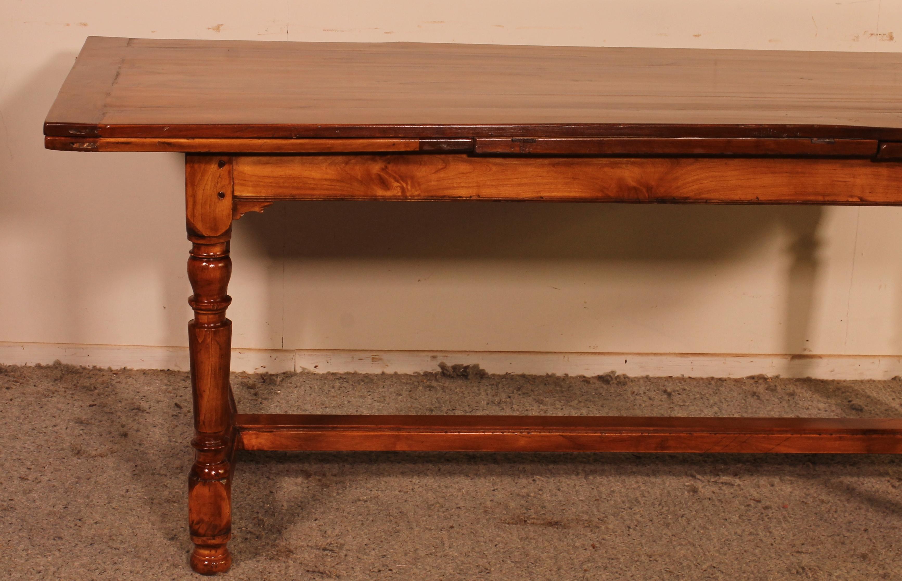 Extendable Table with Turned Legs, 19th Century, France For Sale 5