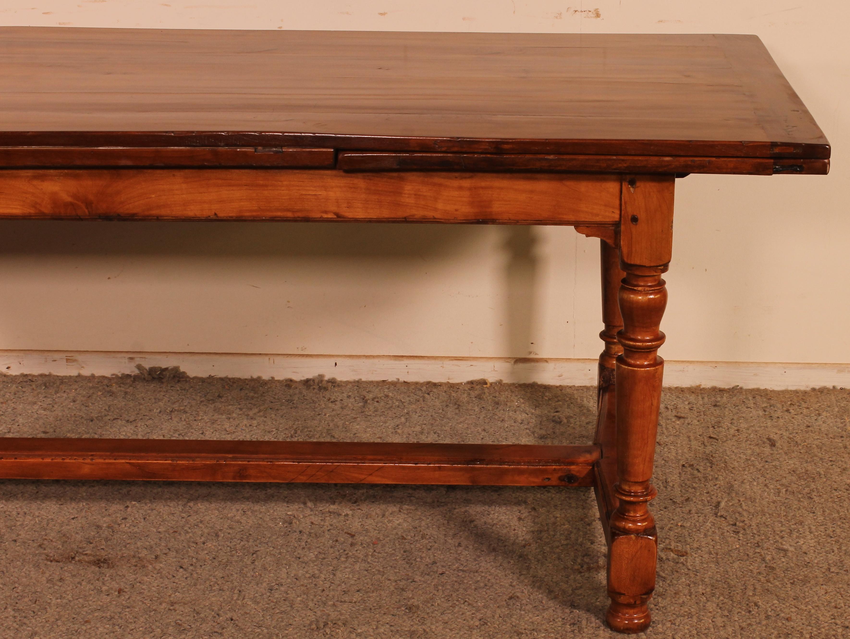 Extendable Table with Turned Legs, 19th Century, France For Sale 6