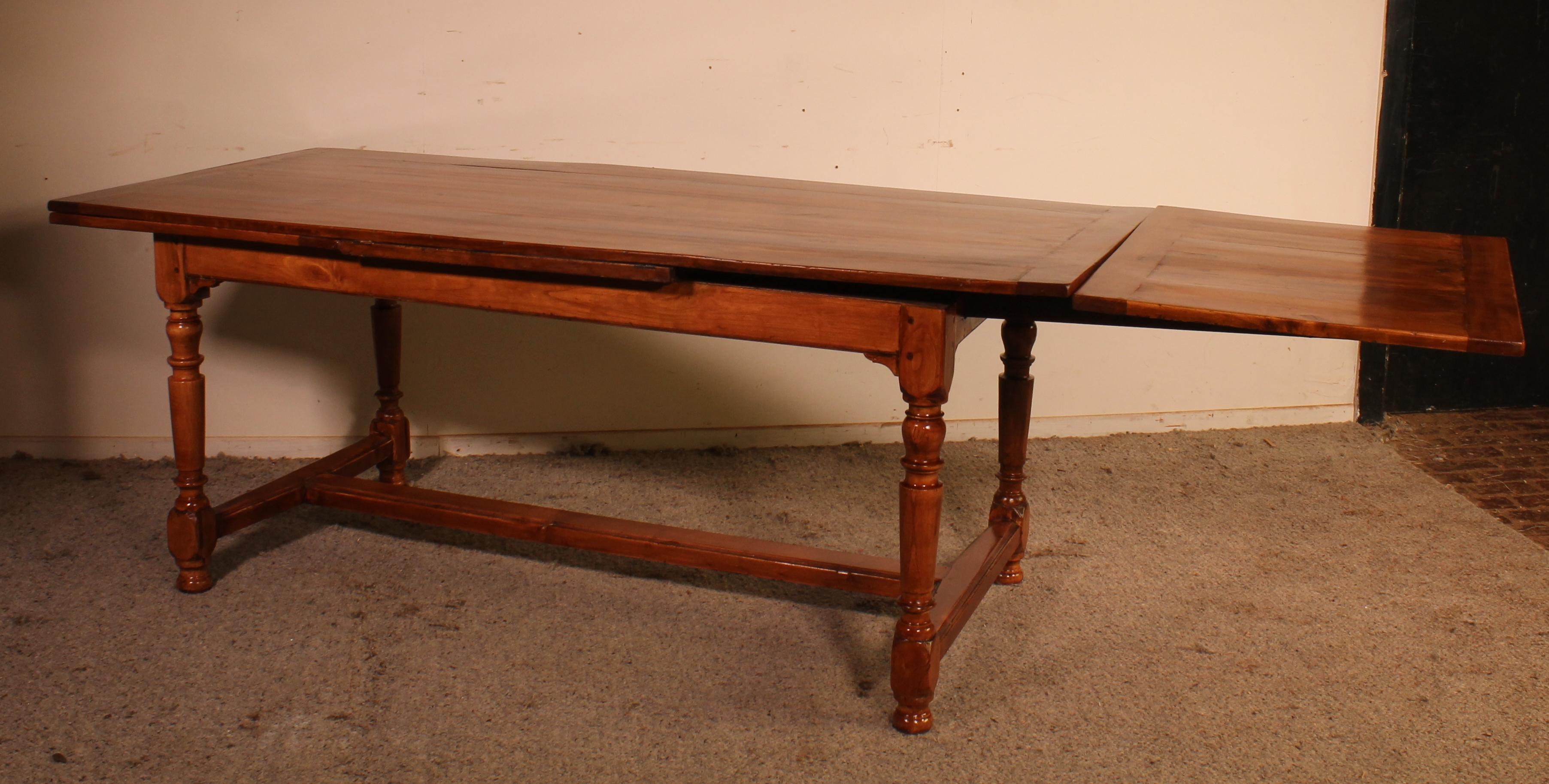 Extendable Table with Turned Legs, 19th Century, France For Sale 1