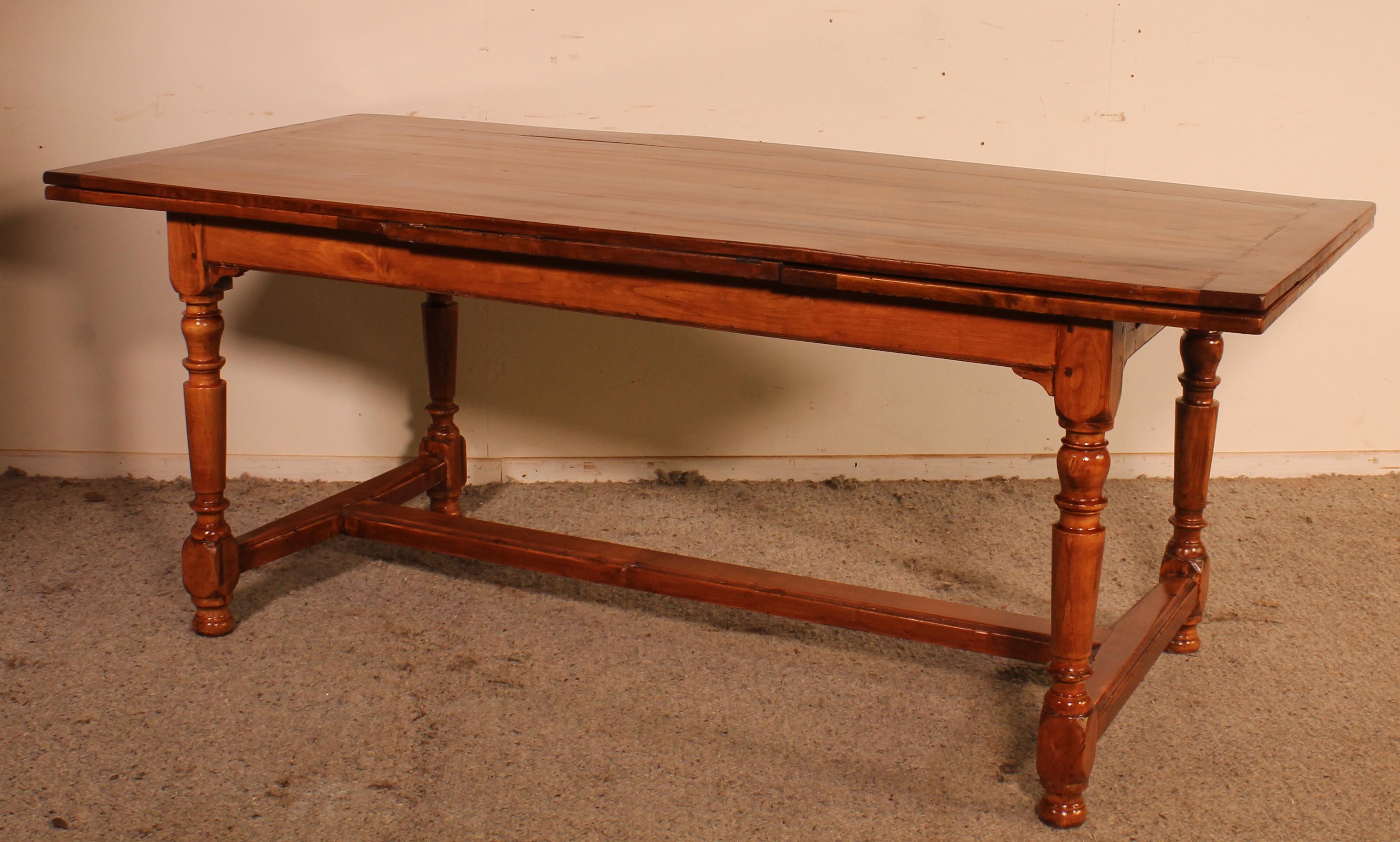 Extendable Table with Turned Legs, 19th Century, France For Sale 2