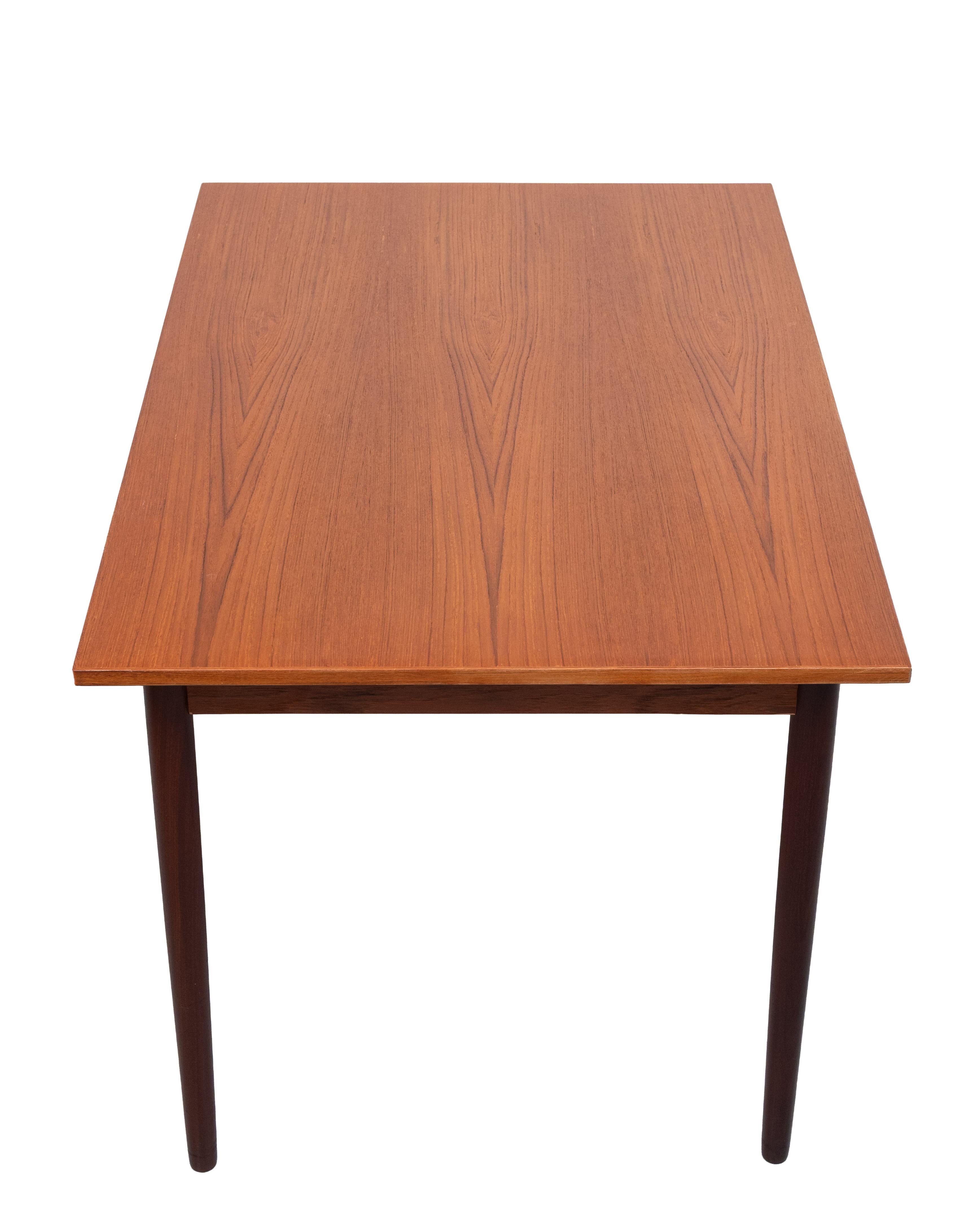 Dutch extendable Teak dining table 1960s Holland For Sale