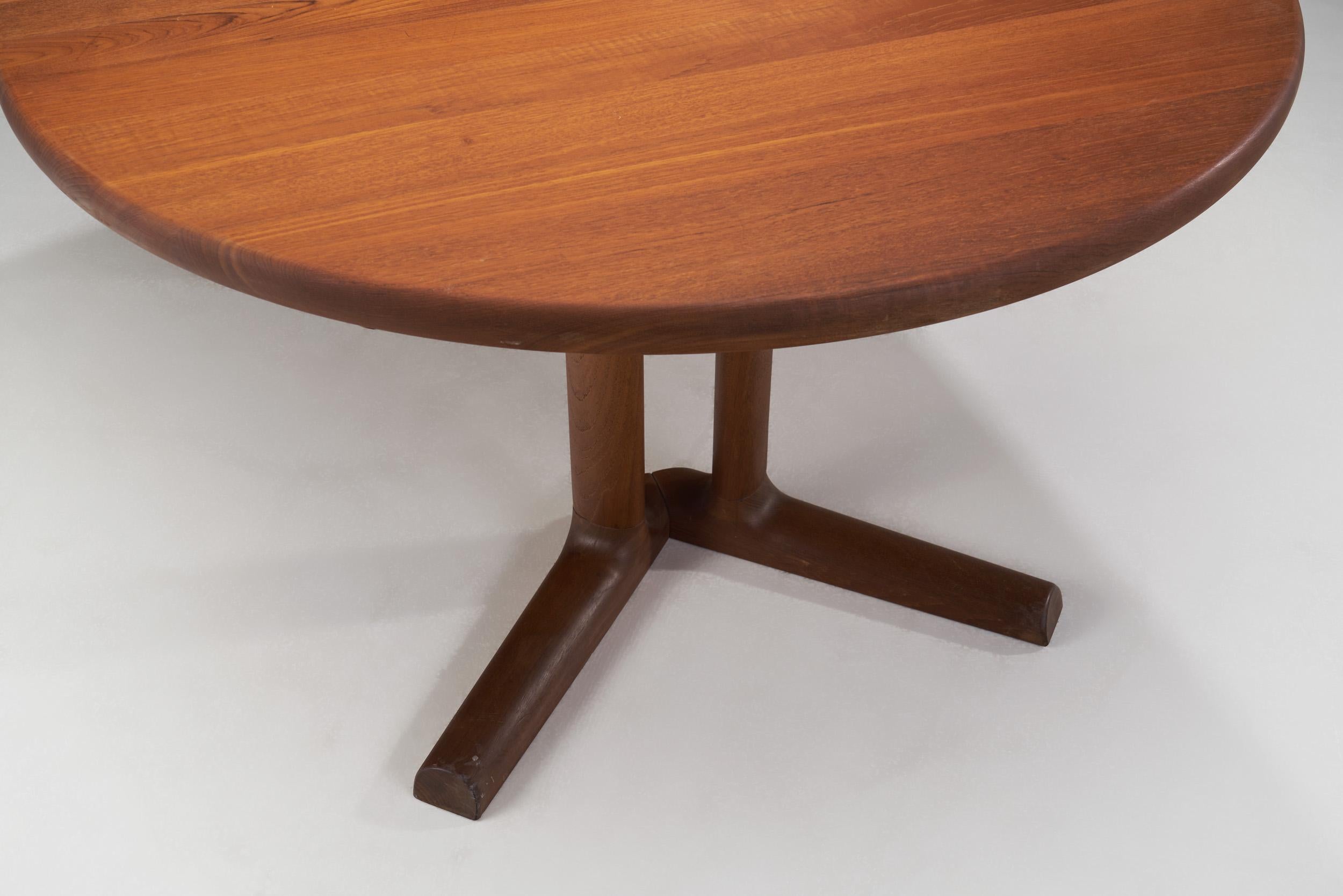 Wood Extendable Teak Dining Table by Dyrlund, Denmark 1960s For Sale