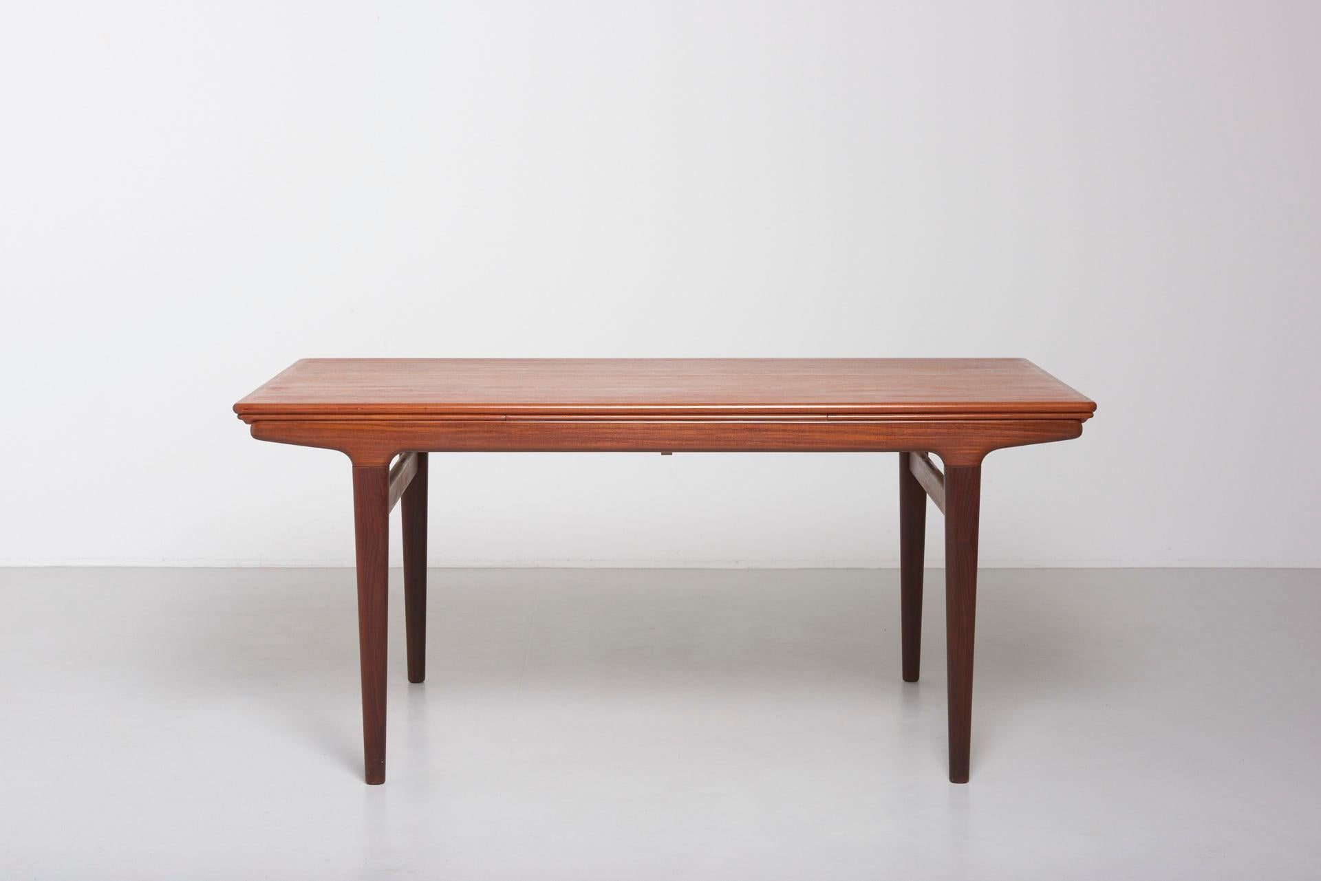 Extendable Teak Dining Table by Johannes Andersen for Uldum Møbelfabrik 4