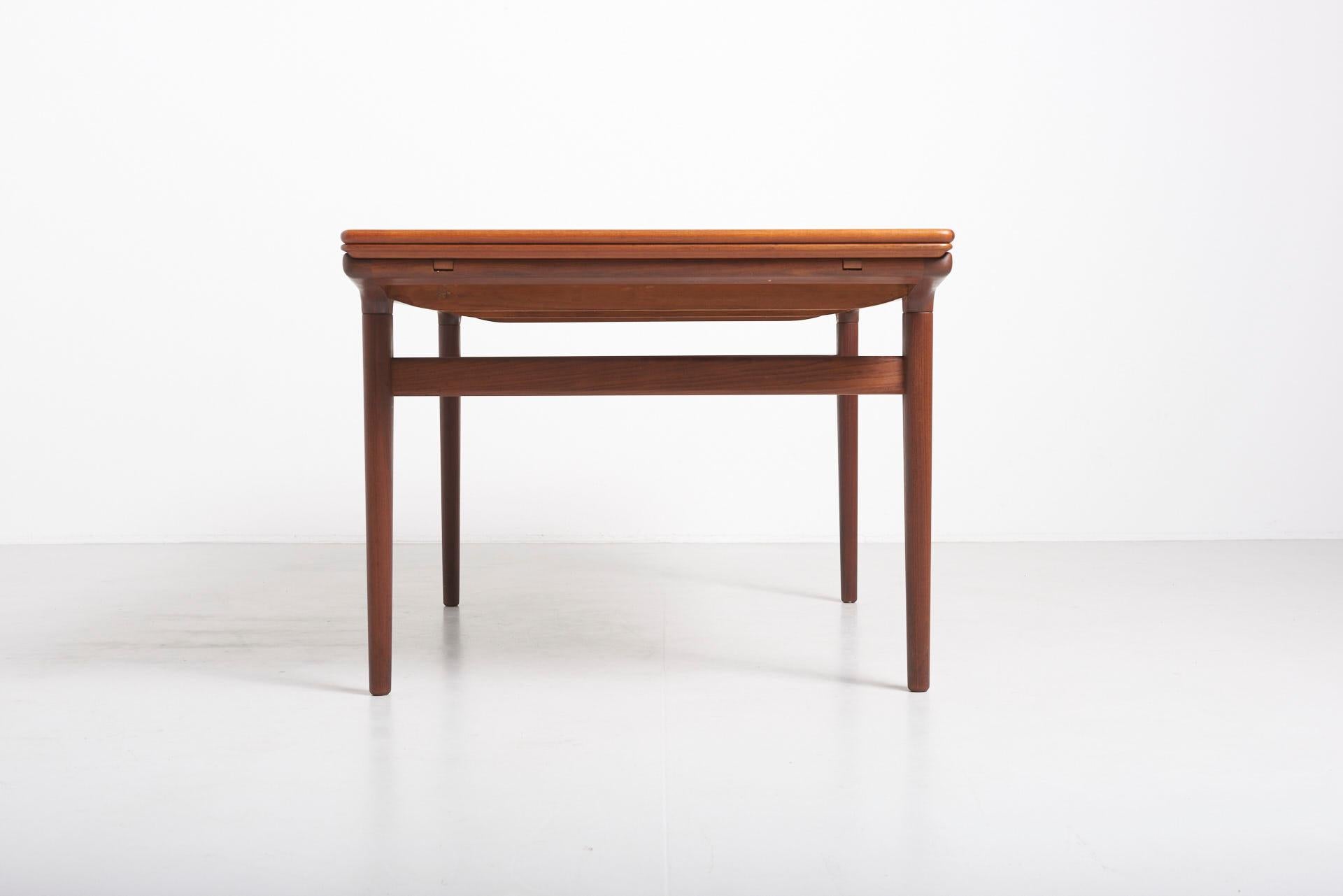 Extendable Teak Dining Table by Johannes Andersen for Uldum Møbelfabrik 12