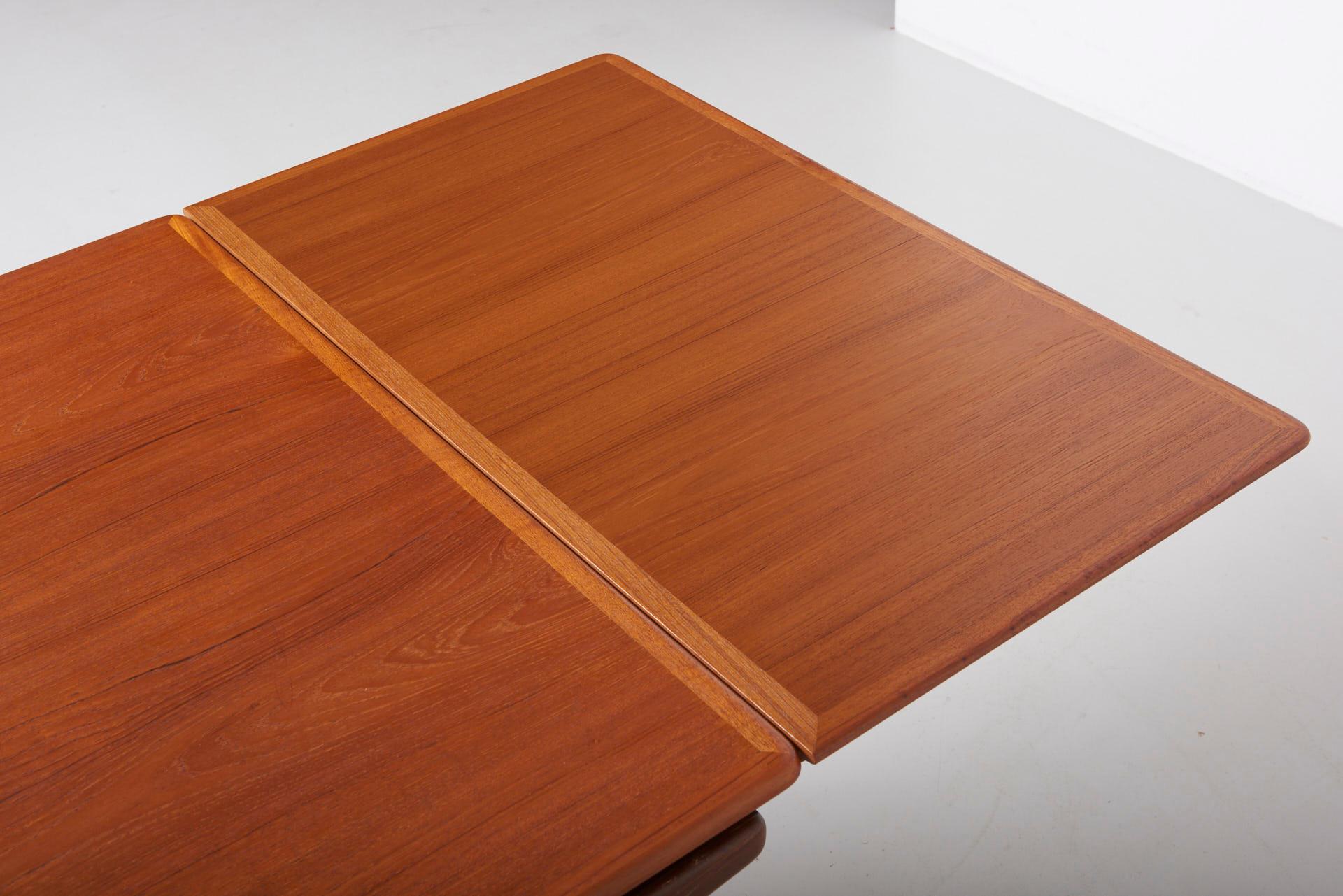 Extendable Teak Dining Table by Johannes Andersen for Uldum Møbelfabrik 1