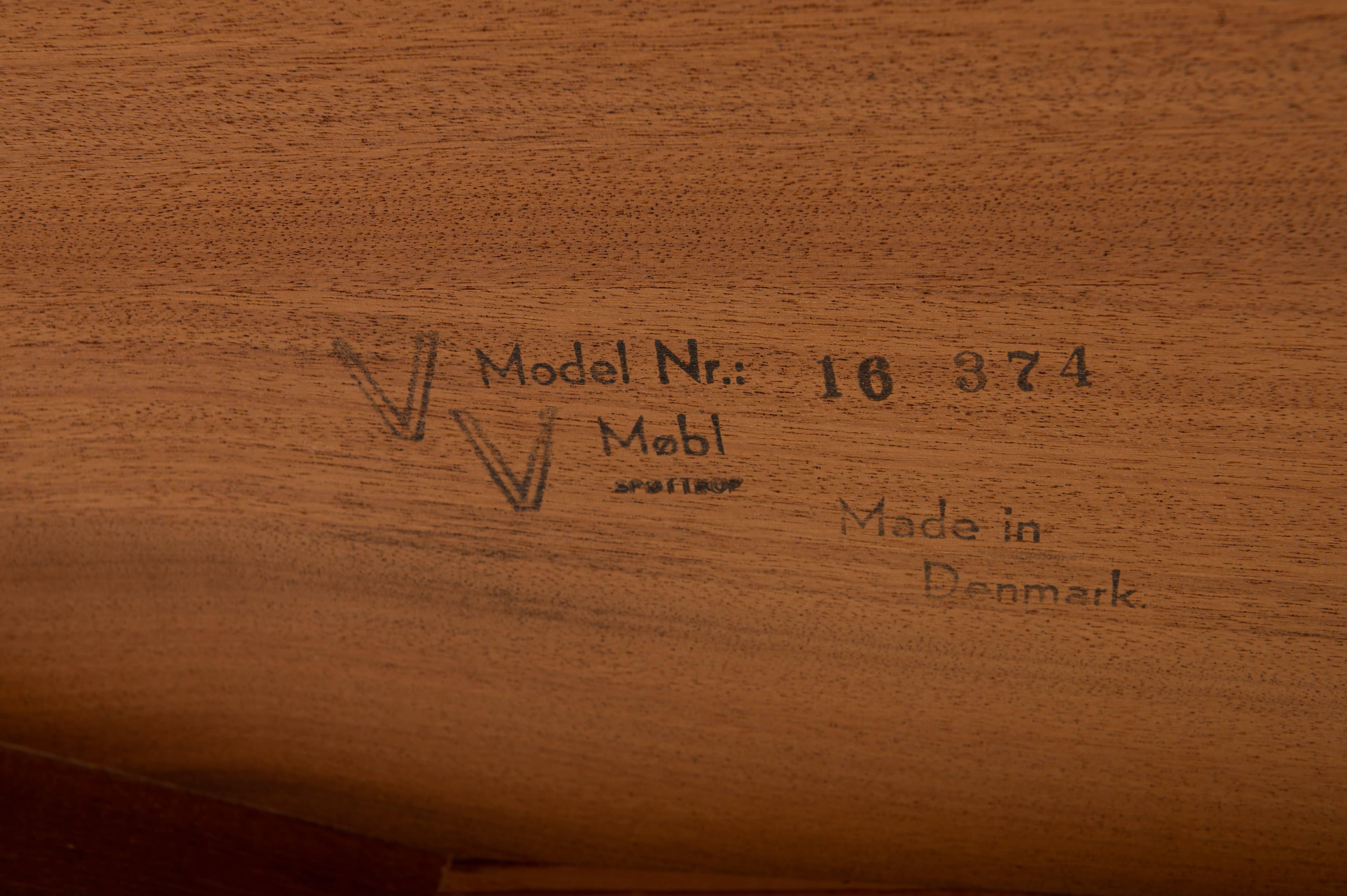 Extendable Teak Dining Table from VV Møbler, 1960s For Sale 4