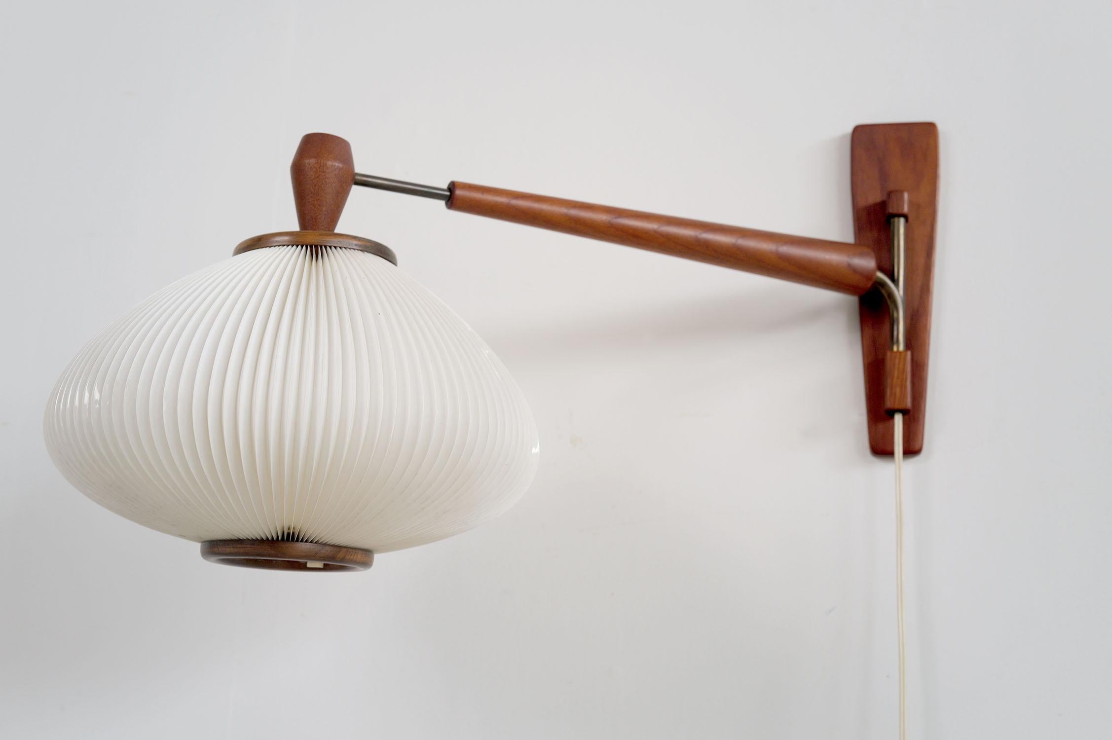 Brass Extendable teak wall lamp, 1960 For Sale