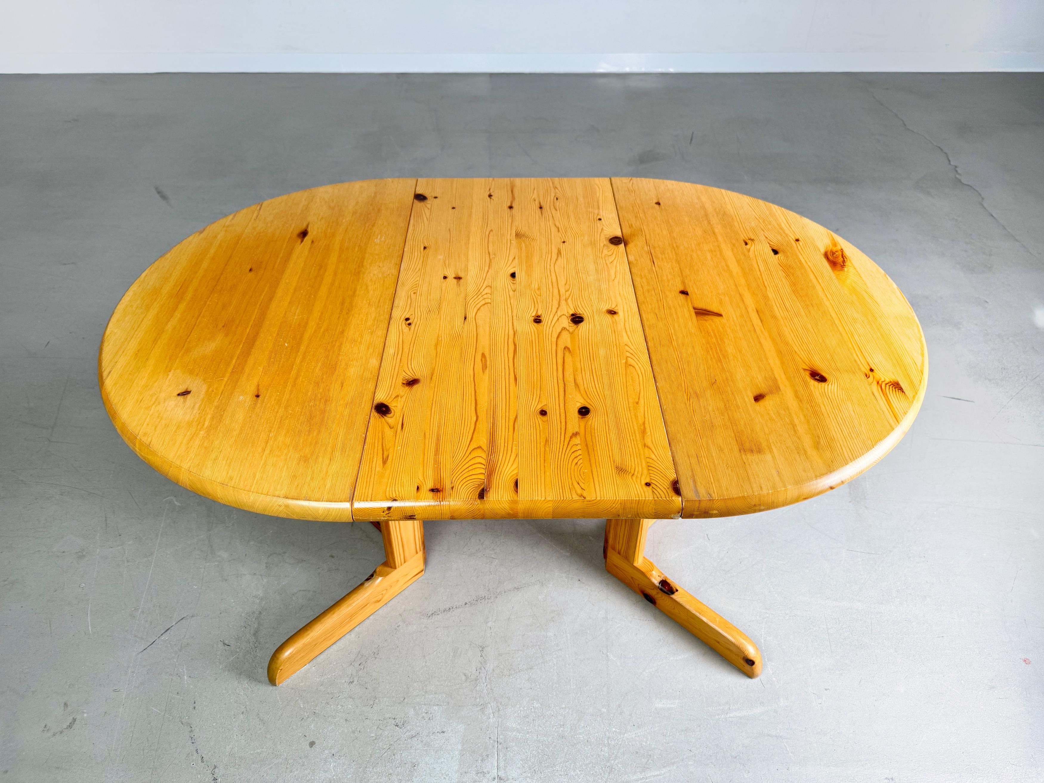 Ausziehbarer Vintage-Esstisch aus Kiefernholz im Stil von Rainer Daumiller im Angebot 3
