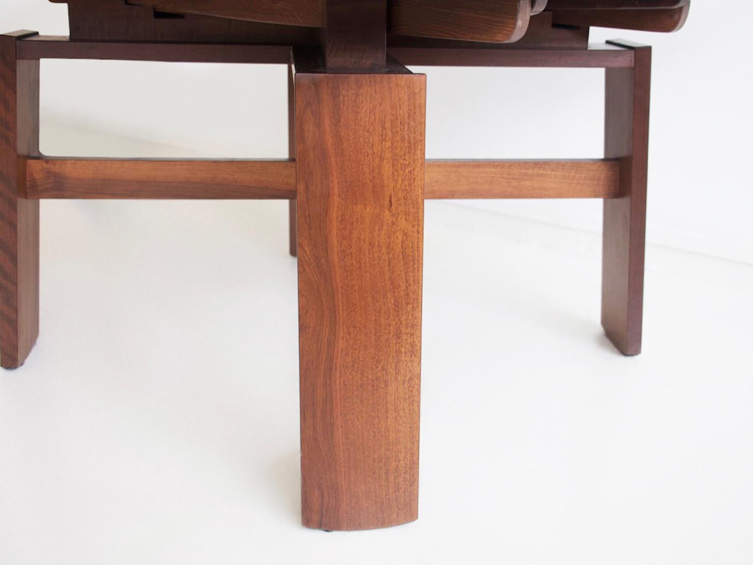 Mid-20th Century Extendable Walnut Dining Table by Silvio Coppola for Bernini For Sale