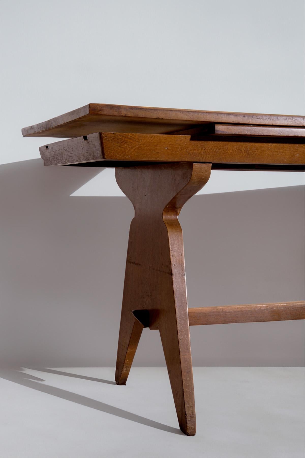 Ausziehbarer Esstisch aus Holz (Moderne der Mitte des Jahrhunderts) im Angebot