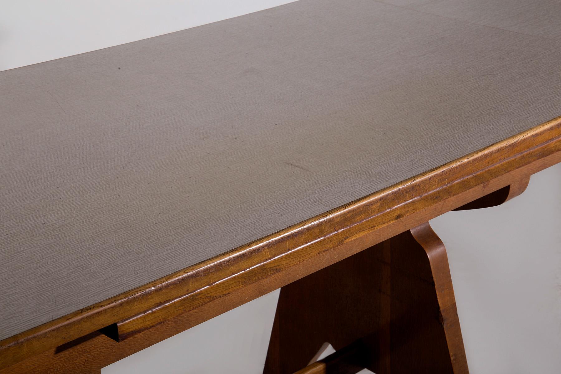 Ausziehbarer Esstisch aus Holz (Mid-20th Century) im Angebot