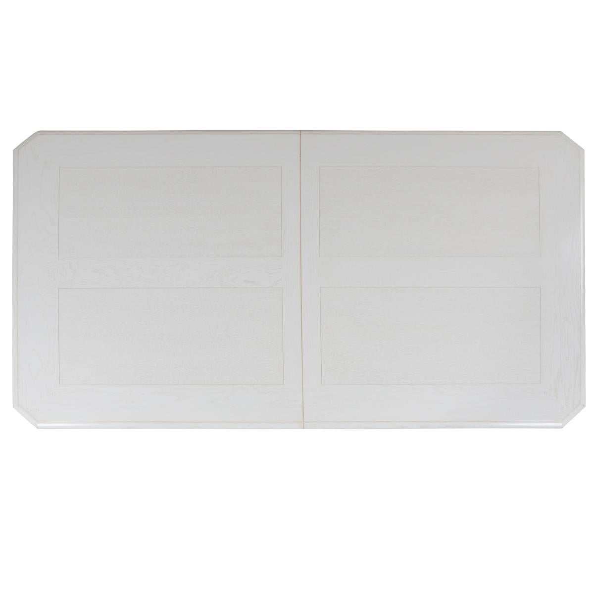 Tavolo allungabile in rovere laccato grigio, stile campagna francese TRADITION in vendita 2