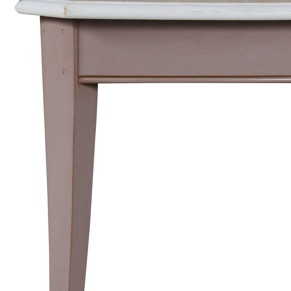 Tavolo allungabile in rovere laccato grigio, stile campagna francese TRADITION in vendita 1