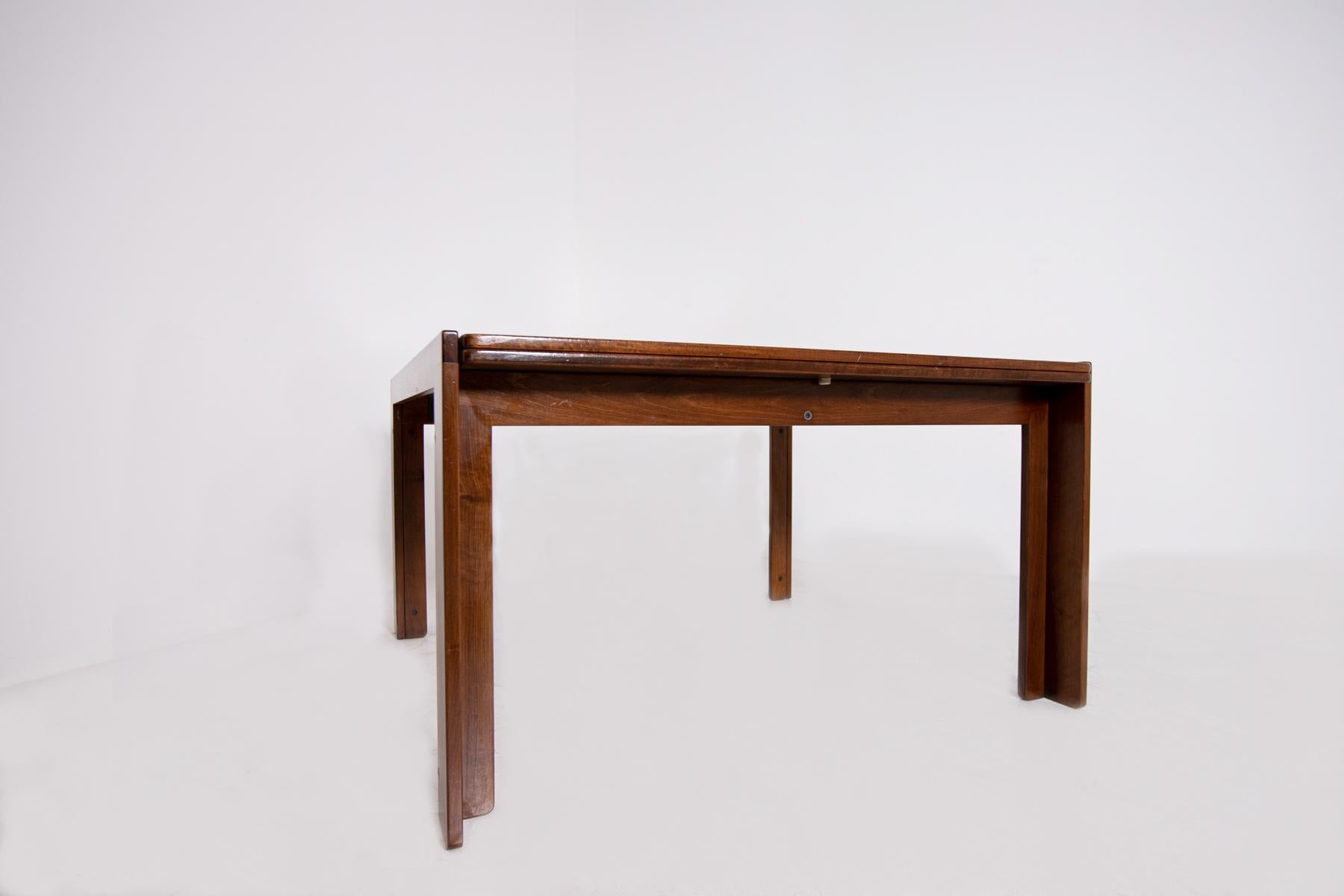 Mid-Century Modern Extendible Walnut Table by Afra & Tobia Scarpa for Cassina Mod. 
