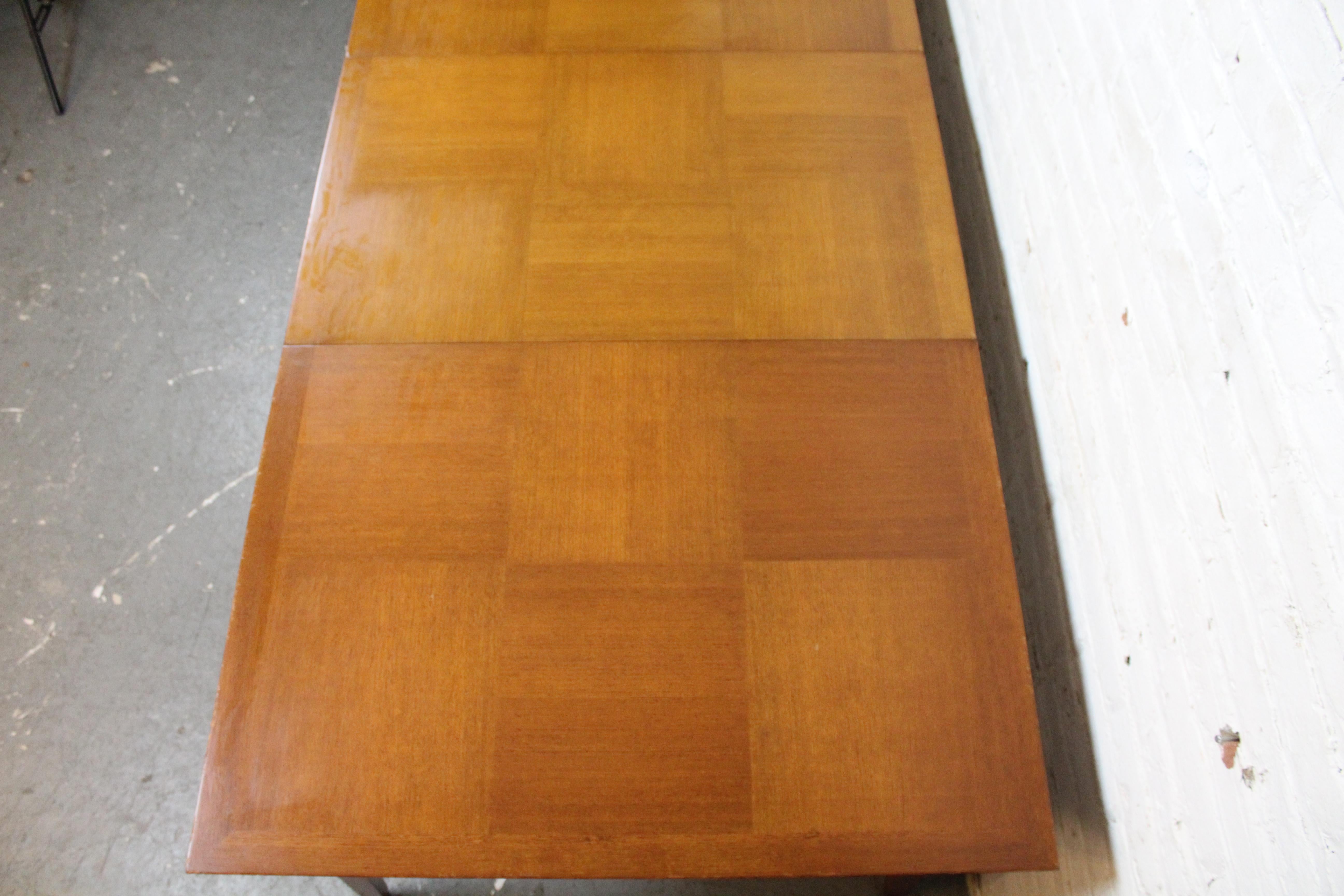 Extending Checkerboard Pattern Dining Table w/ 2 Leaves For Sale 9