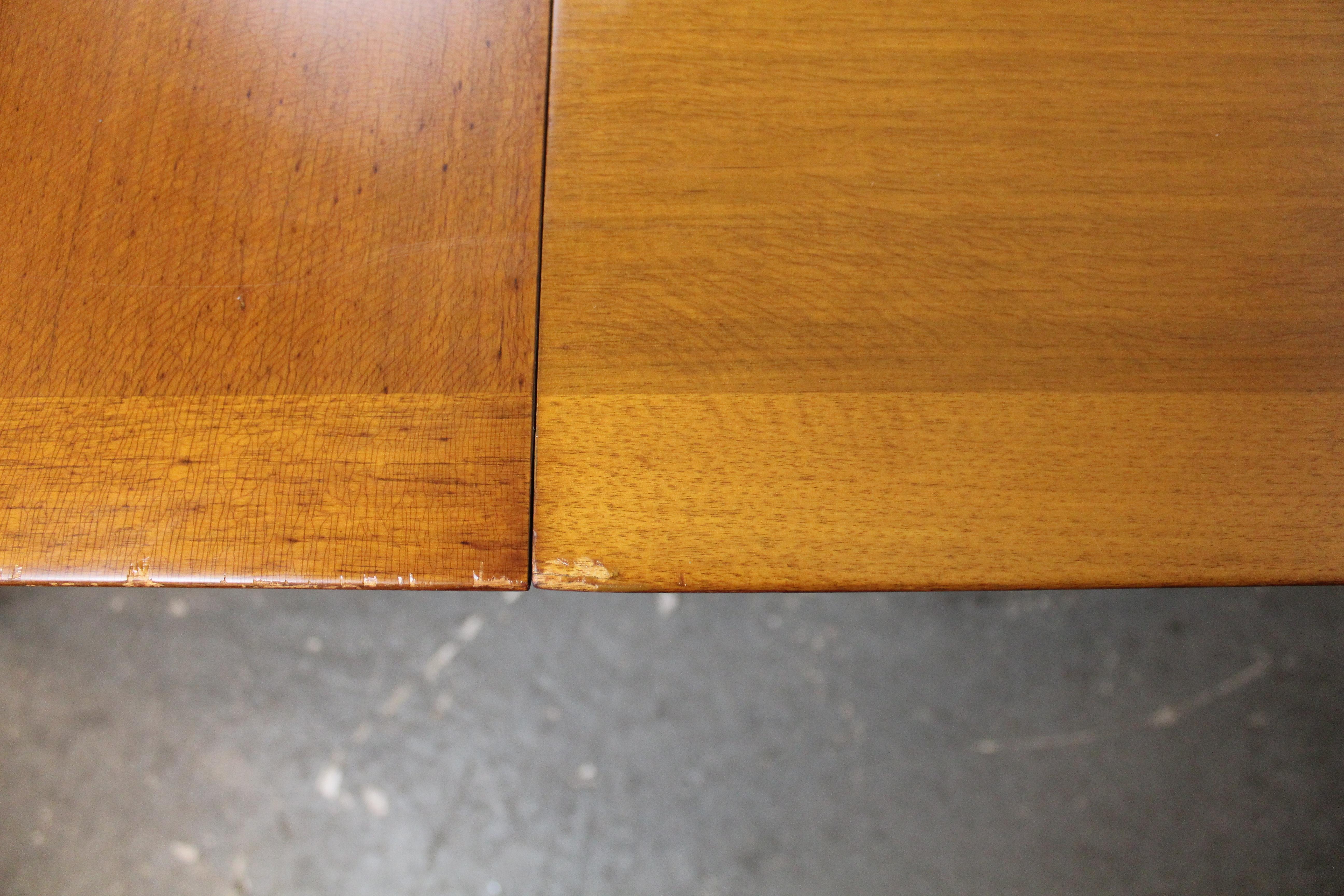 Extending Checkerboard Pattern Dining Table w/ 2 Leaves For Sale 12