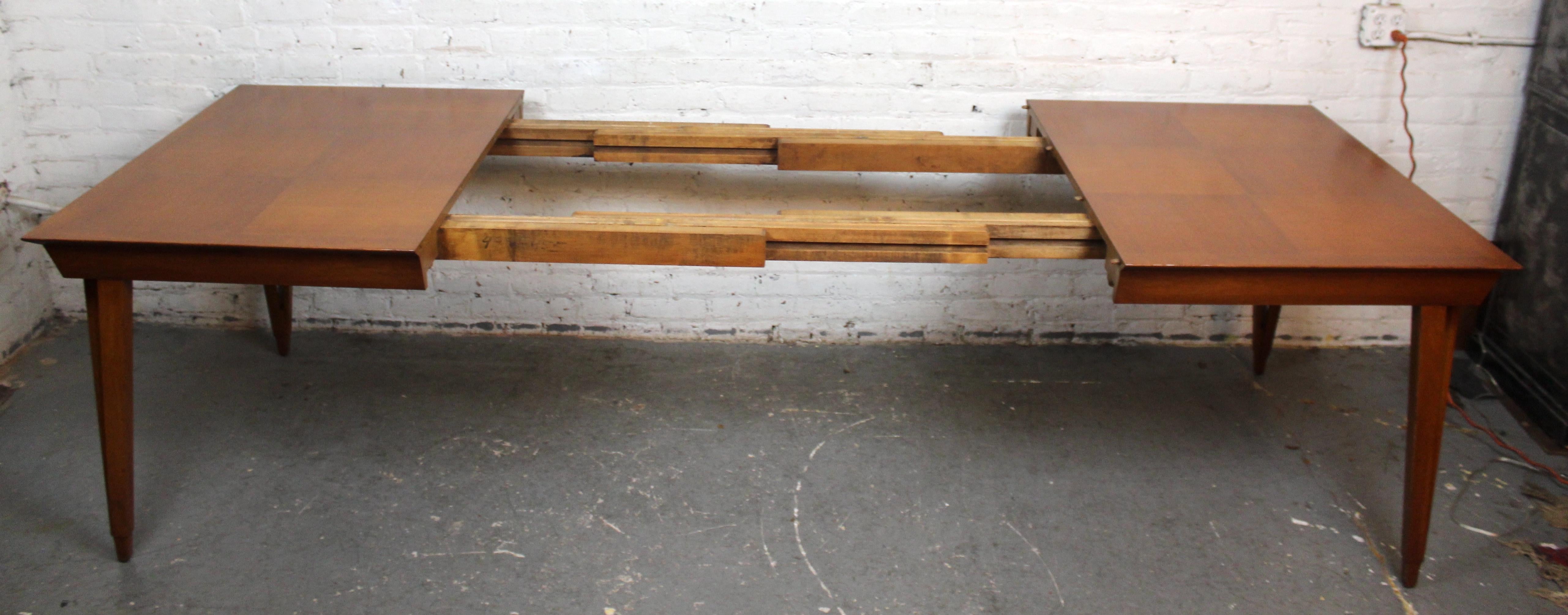 Mid-Century Modern Extending Checkerboard Pattern Dining Table w/ 2 Leaves For Sale