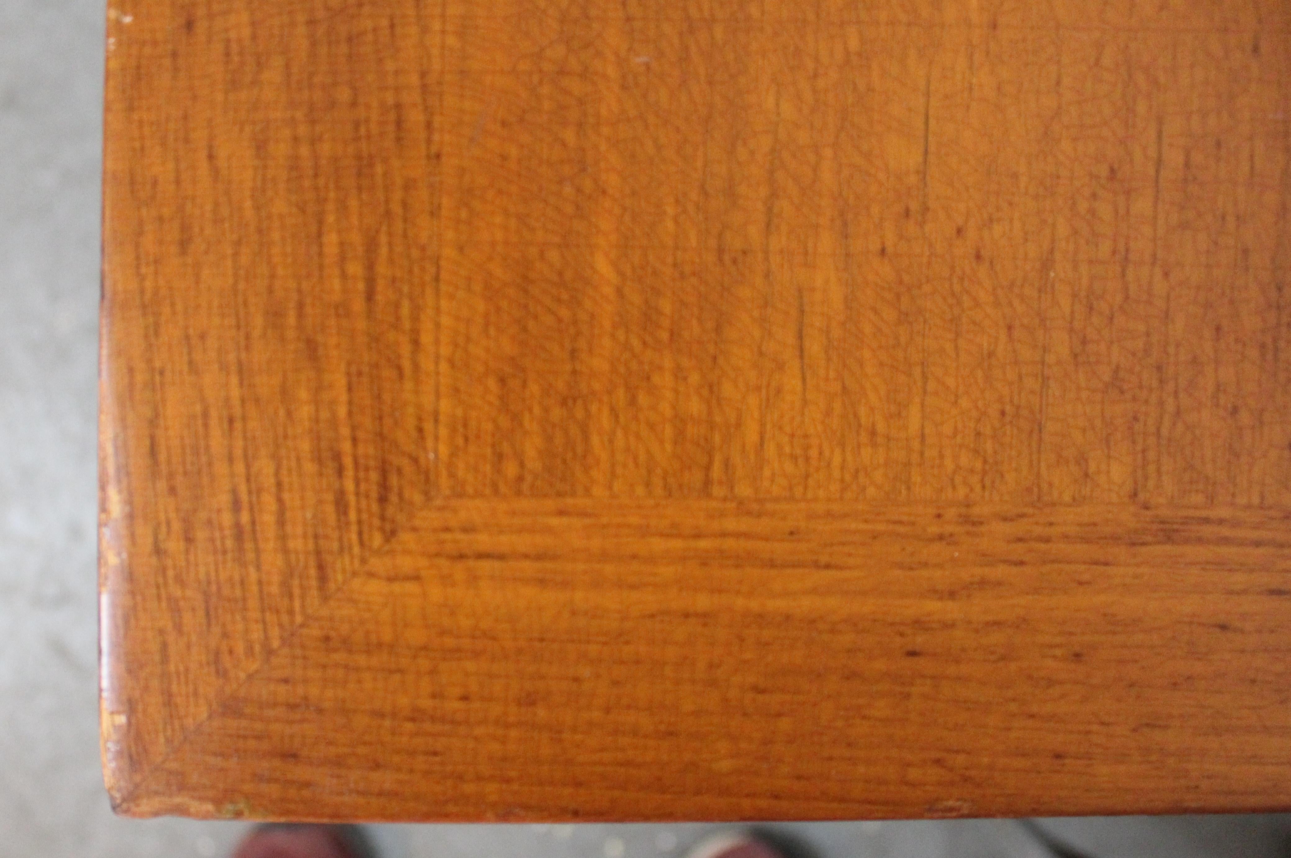 Extending Checkerboard Pattern Dining Table w/ 2 Leaves For Sale 1