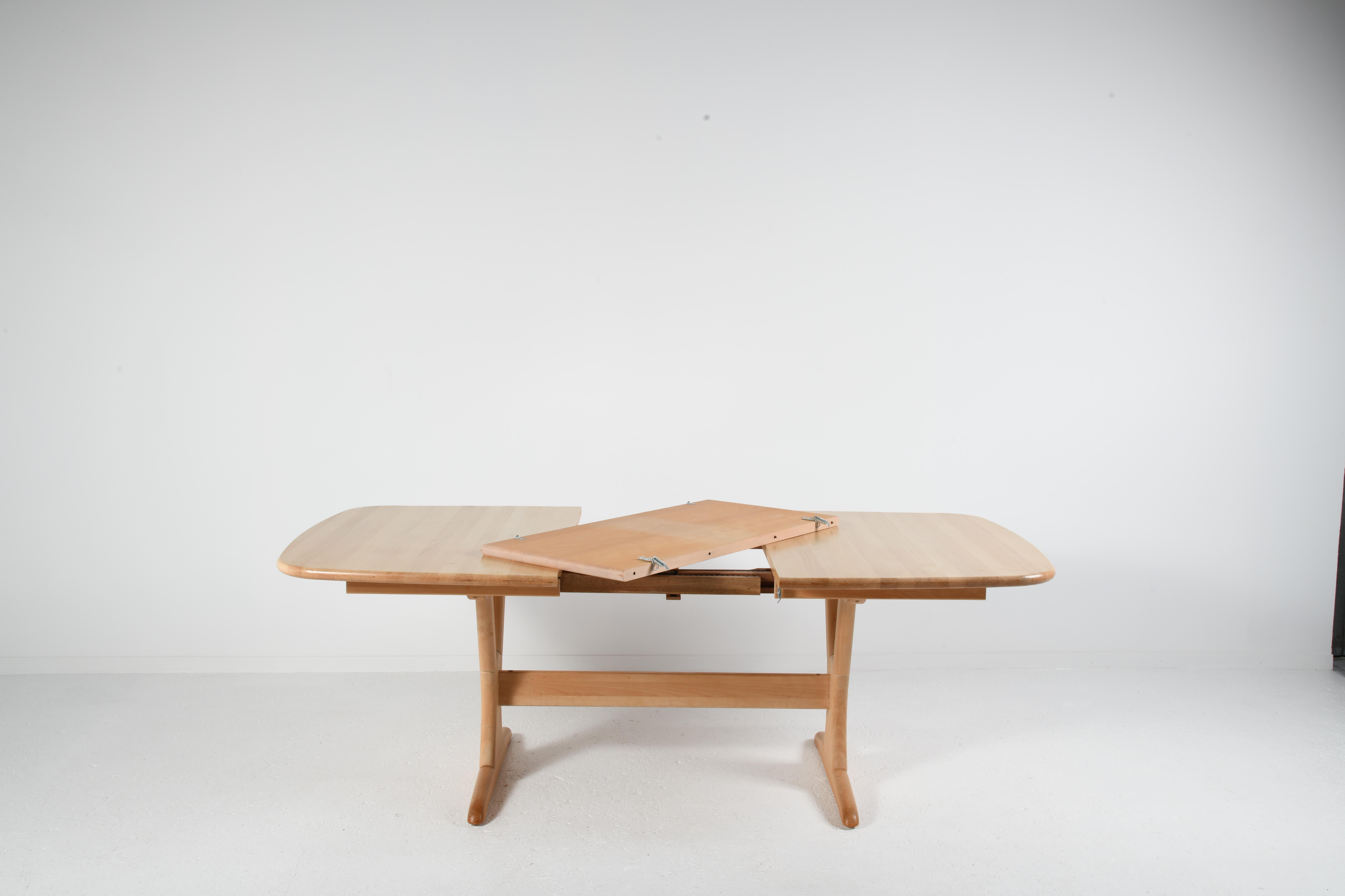 Extending danish large table solid beech with amazing system for 6 to 12 seats In Good Condition In SAINT-YRIEIX-SUR-CHARENTE, FR