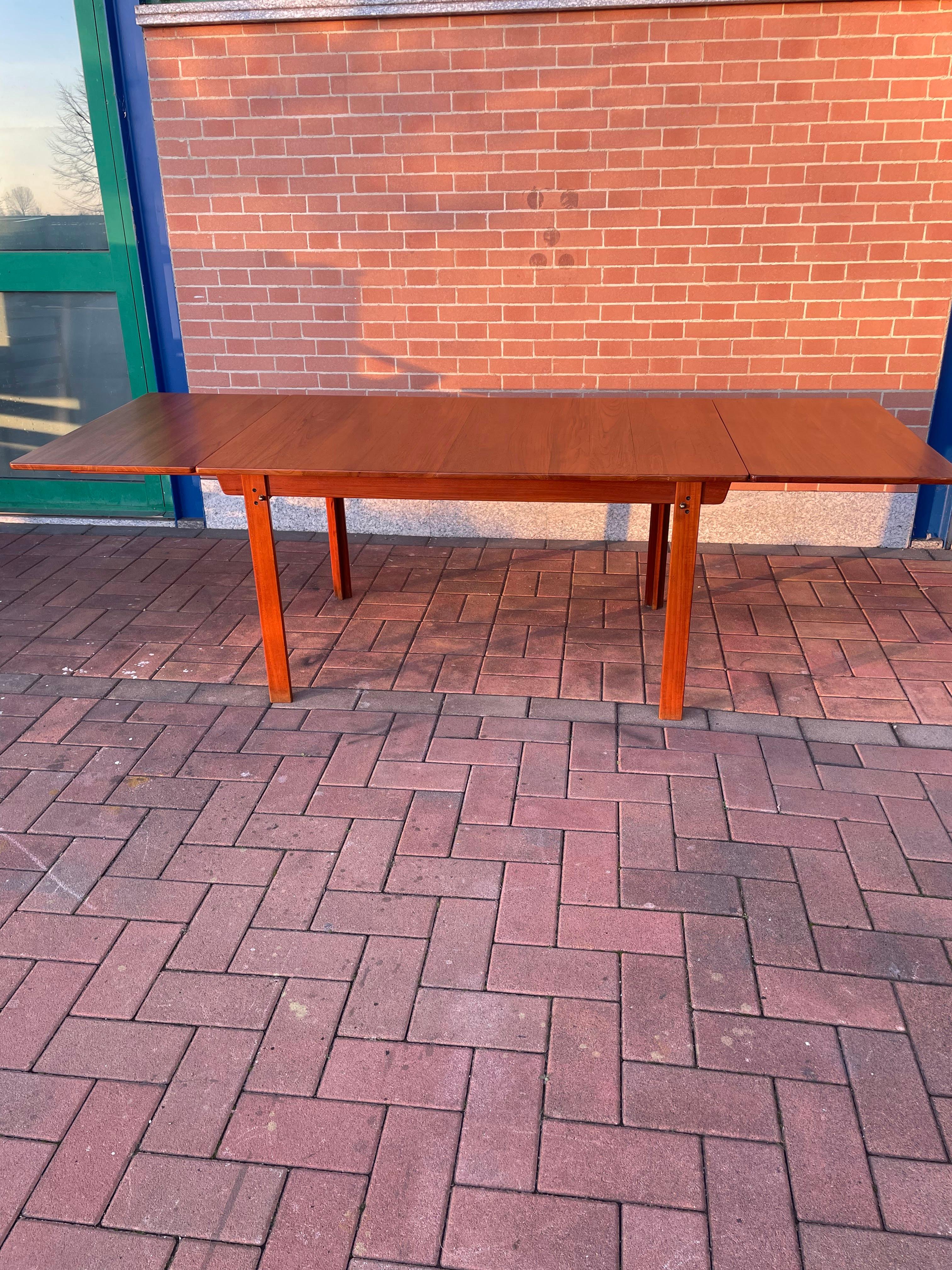 Extending Dining Table by Nils Jonsson for Hugo Troeds, 1960s For Sale 4
