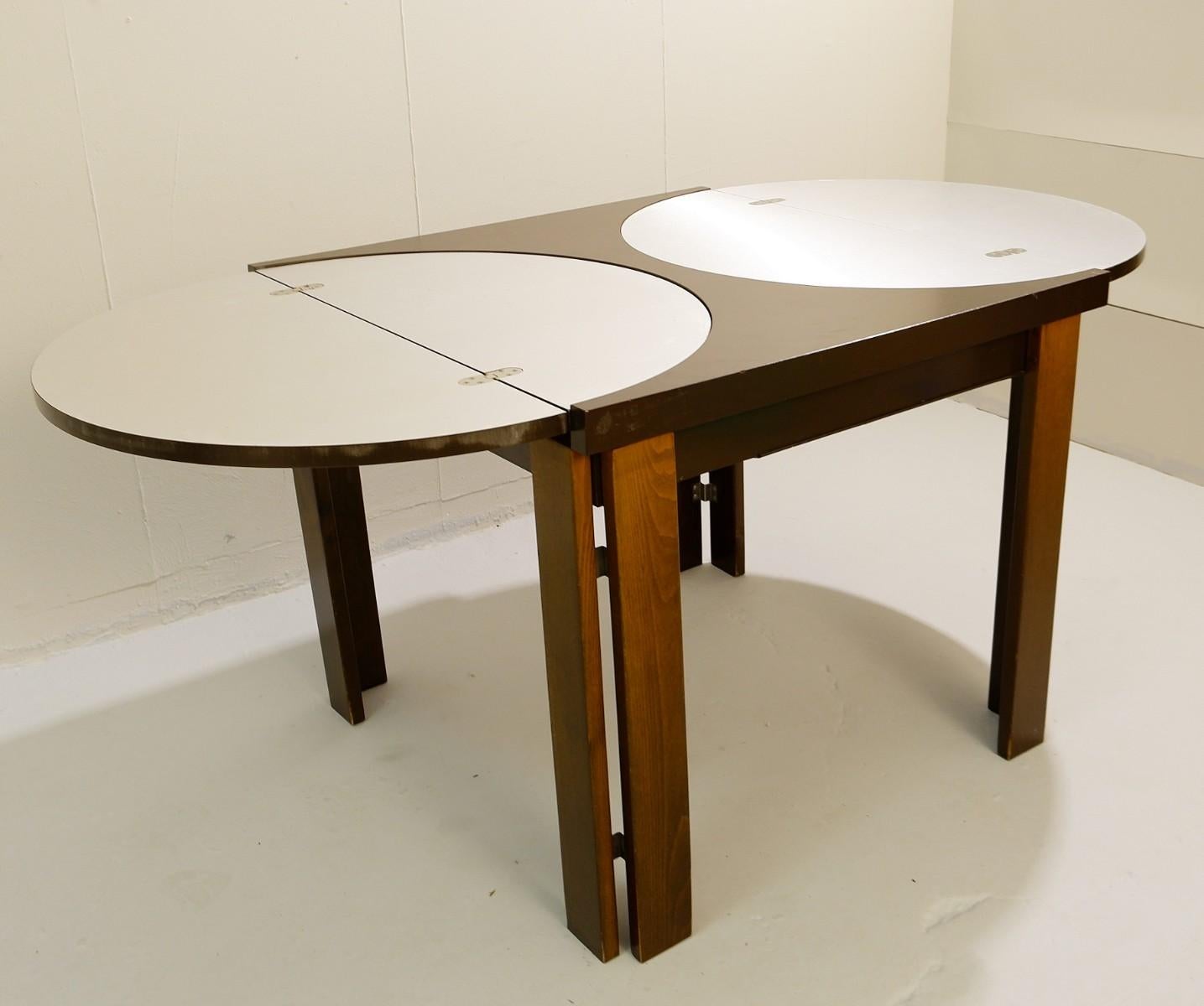 Extending dining table.