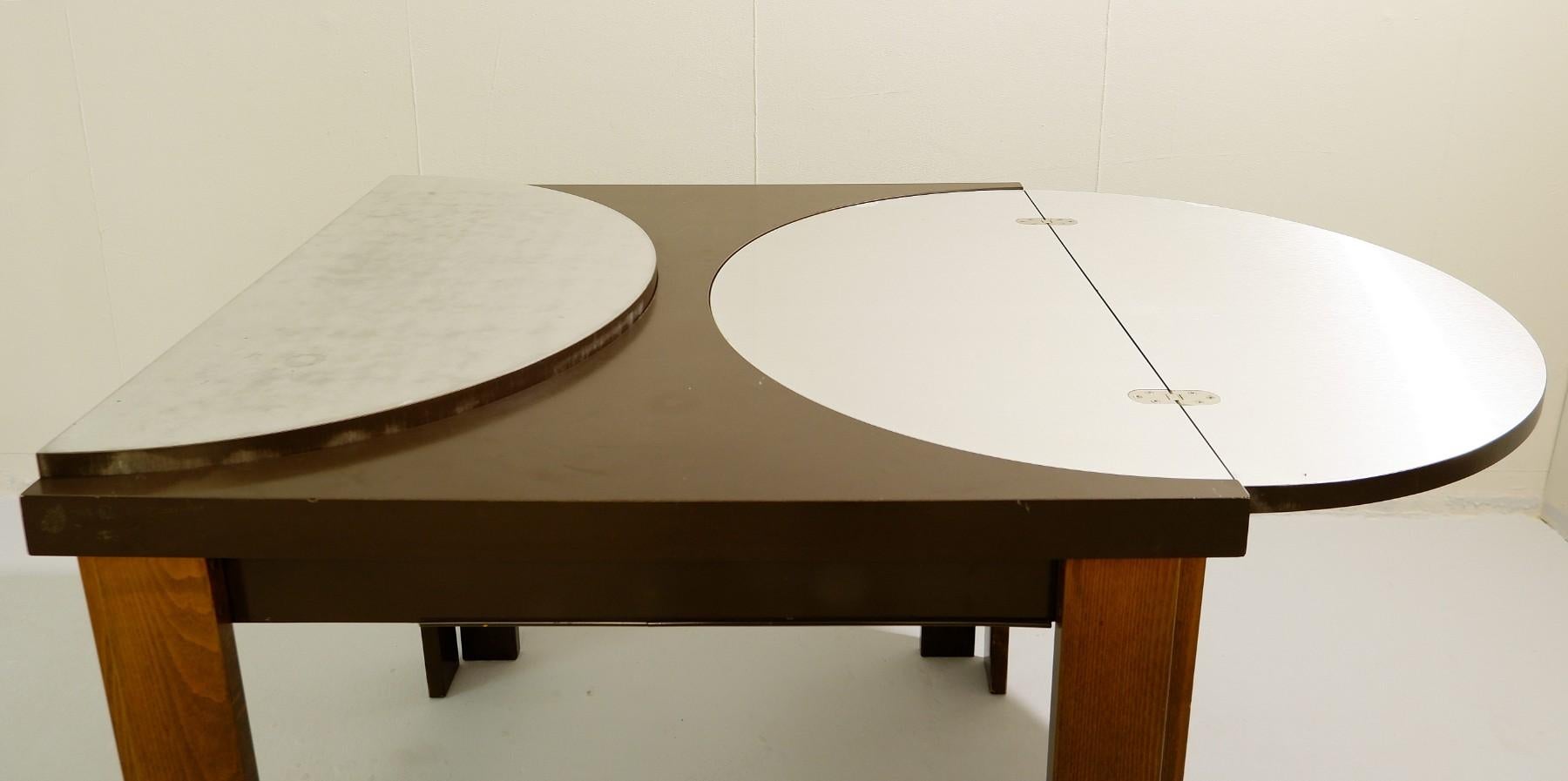 Européen Table à manger extensible en vente