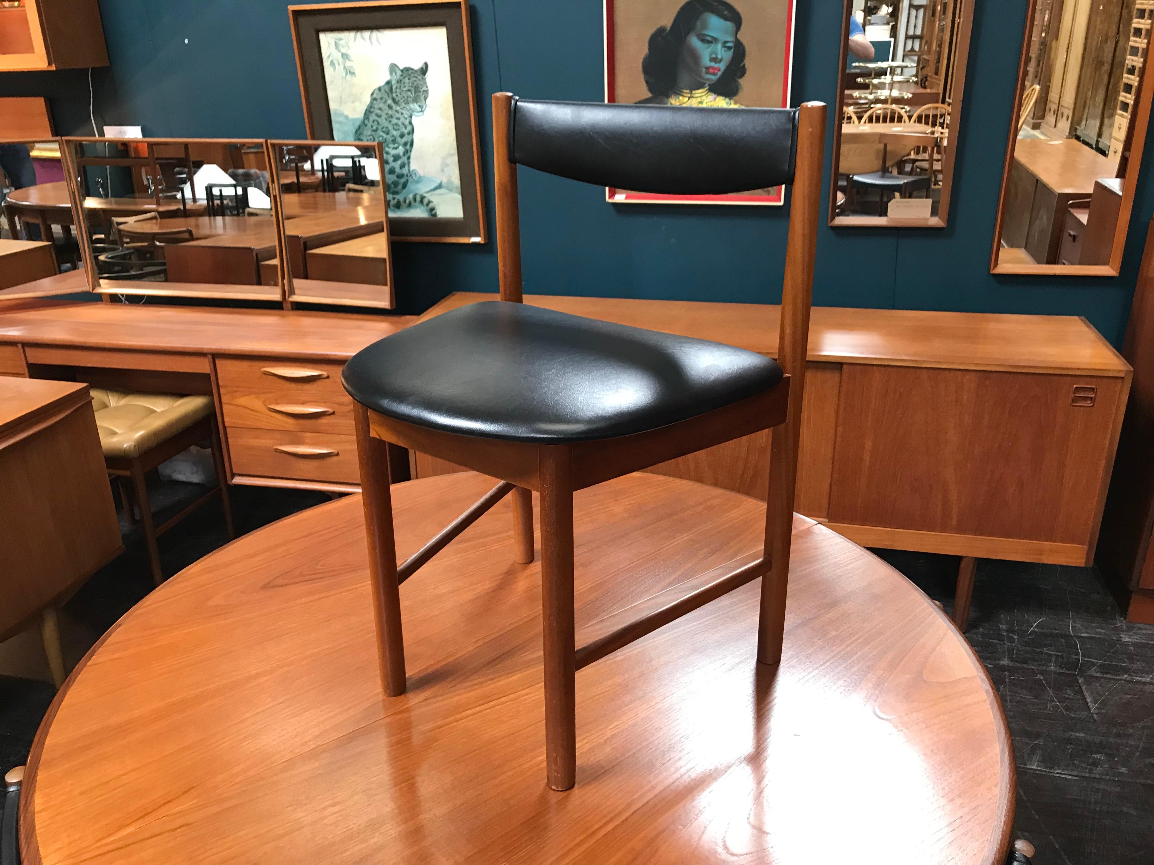 Faux Leather Extending Midcentury G Plan Teak Dining Table with 4 Chairs in Black Vinyl For Sale
