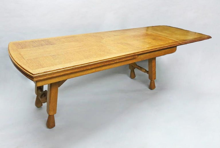 Mid-20th Century Extending Oak Dining Table by Guillerme & Chambron for Votre Maison, France 1966 For Sale