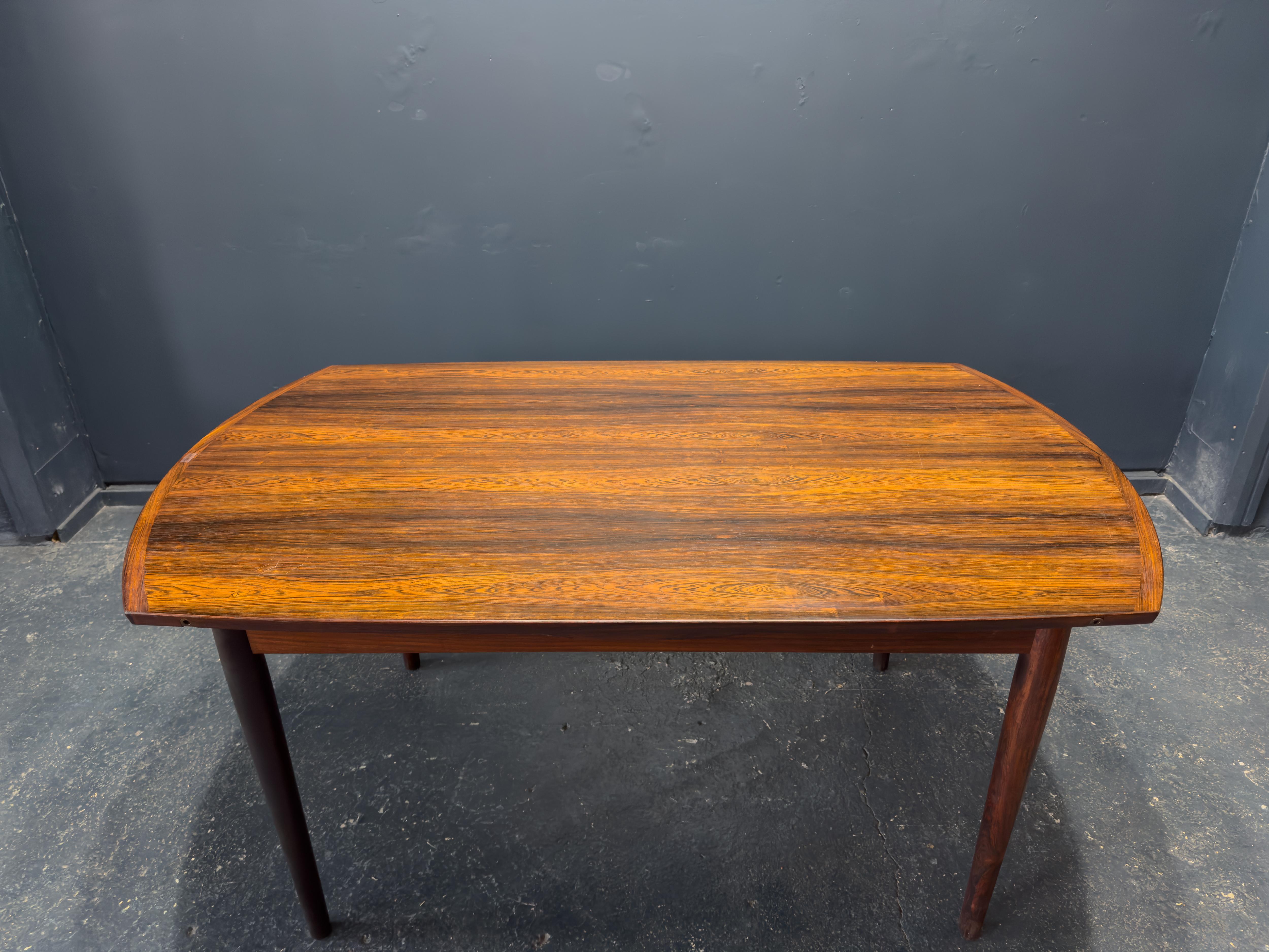 Mesa de comedor redonda extensible en venta 4