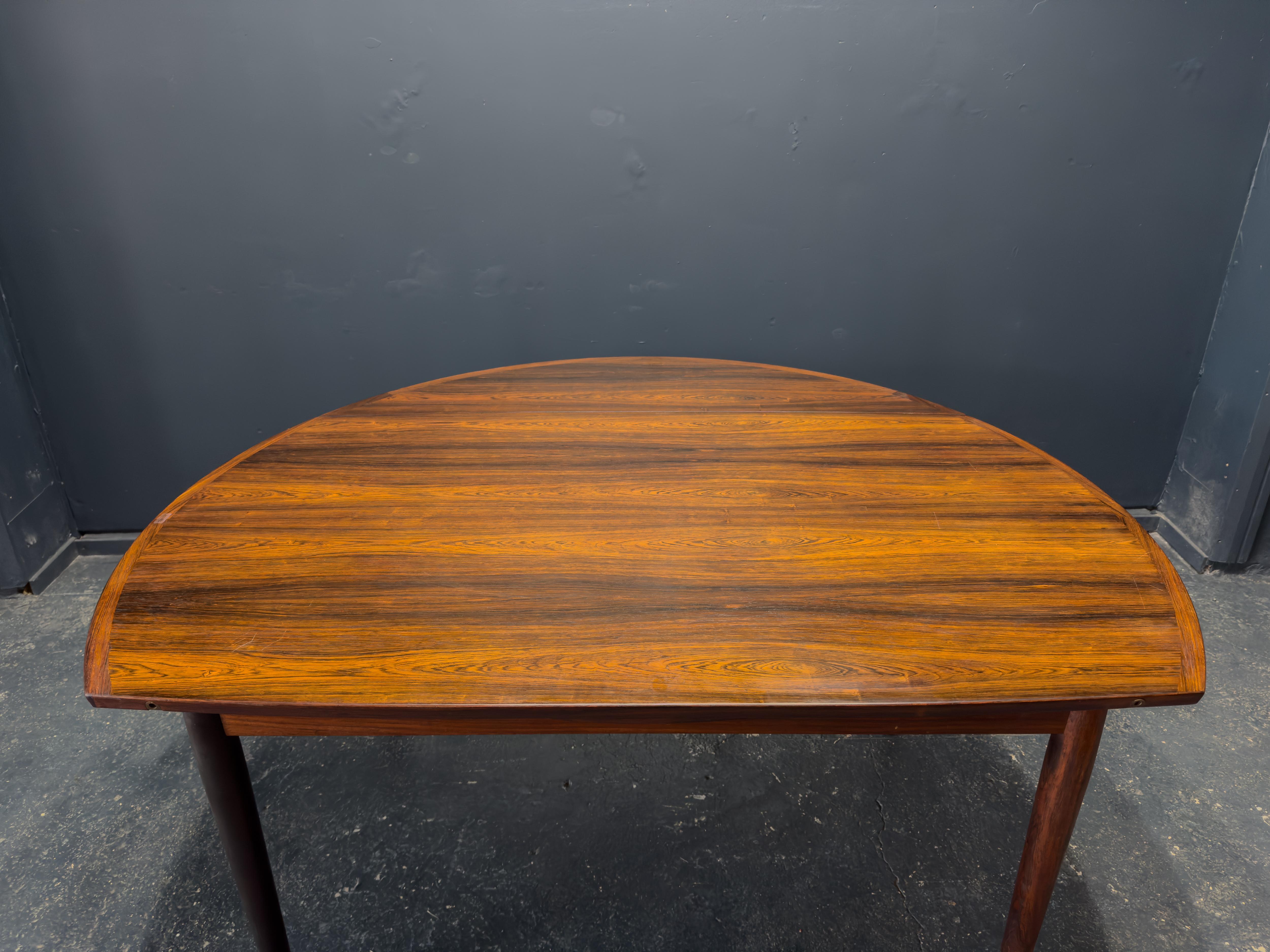 Mesa de comedor redonda extensible en venta 7