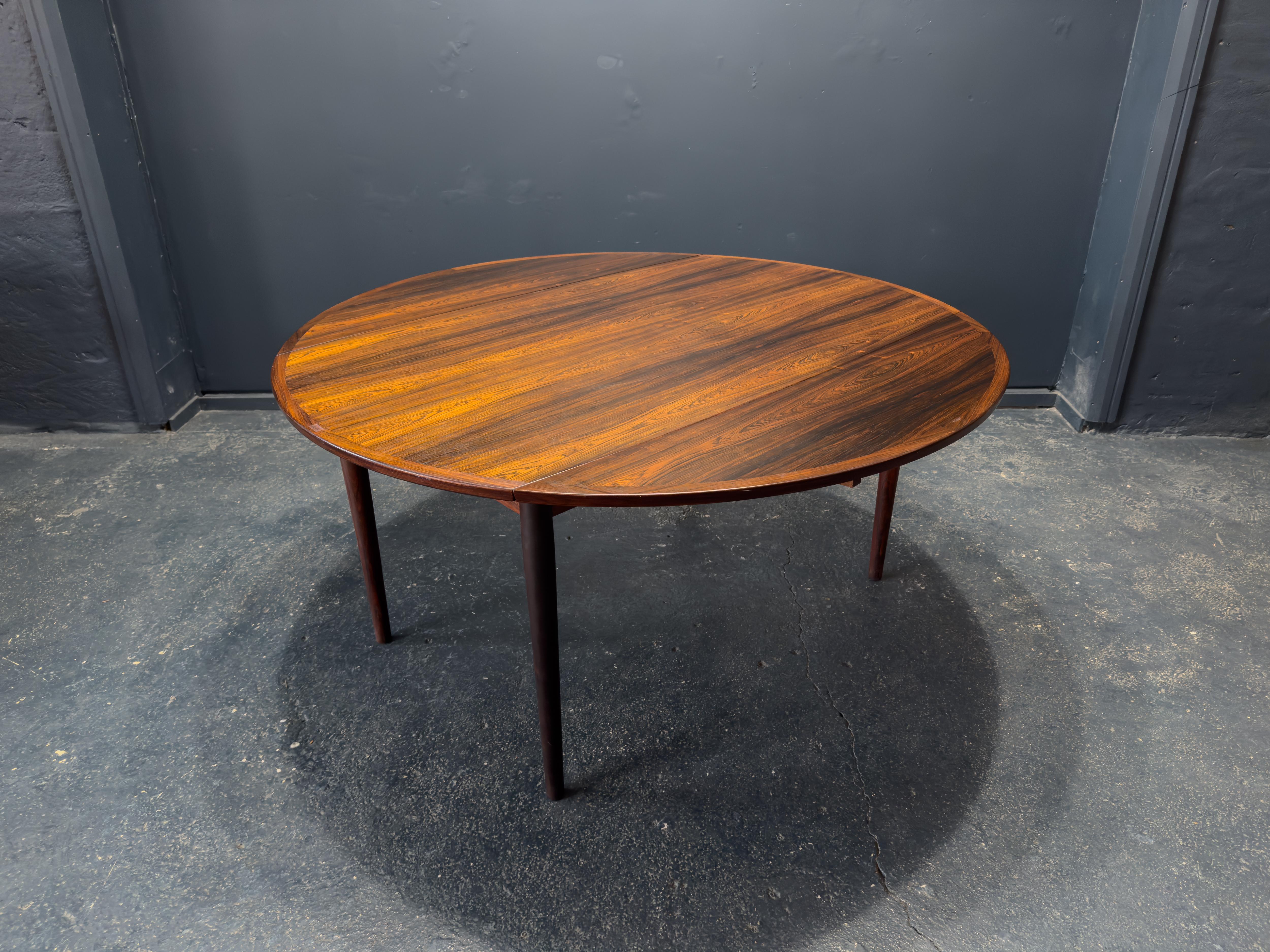 Mesa de comedor redonda extensible en venta 1