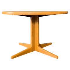 Extending Round Oak Dining Table