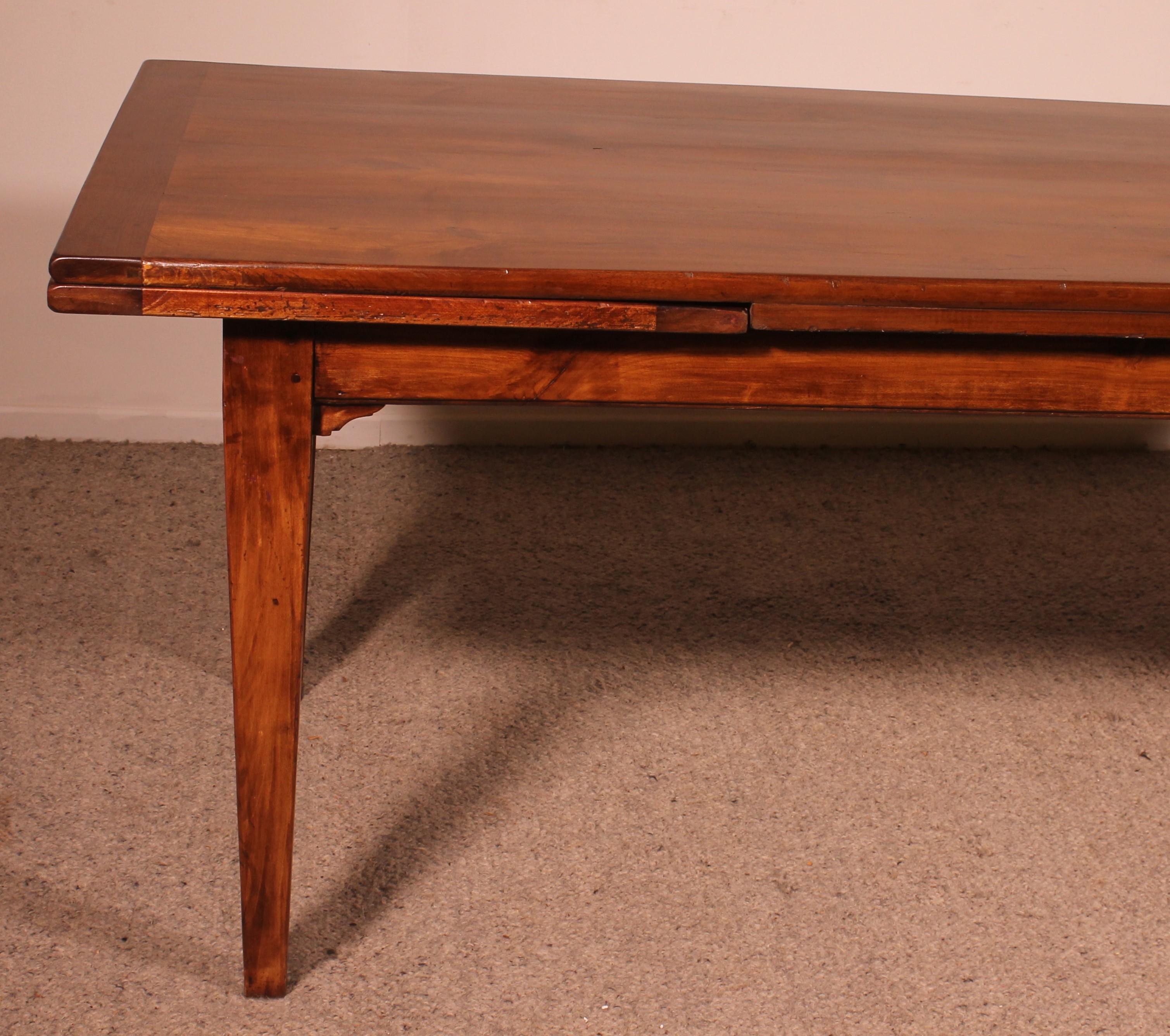 Extending Table In Cherrywood 19th Century-louis XVI Feet In Good Condition For Sale In Brussels, Brussels