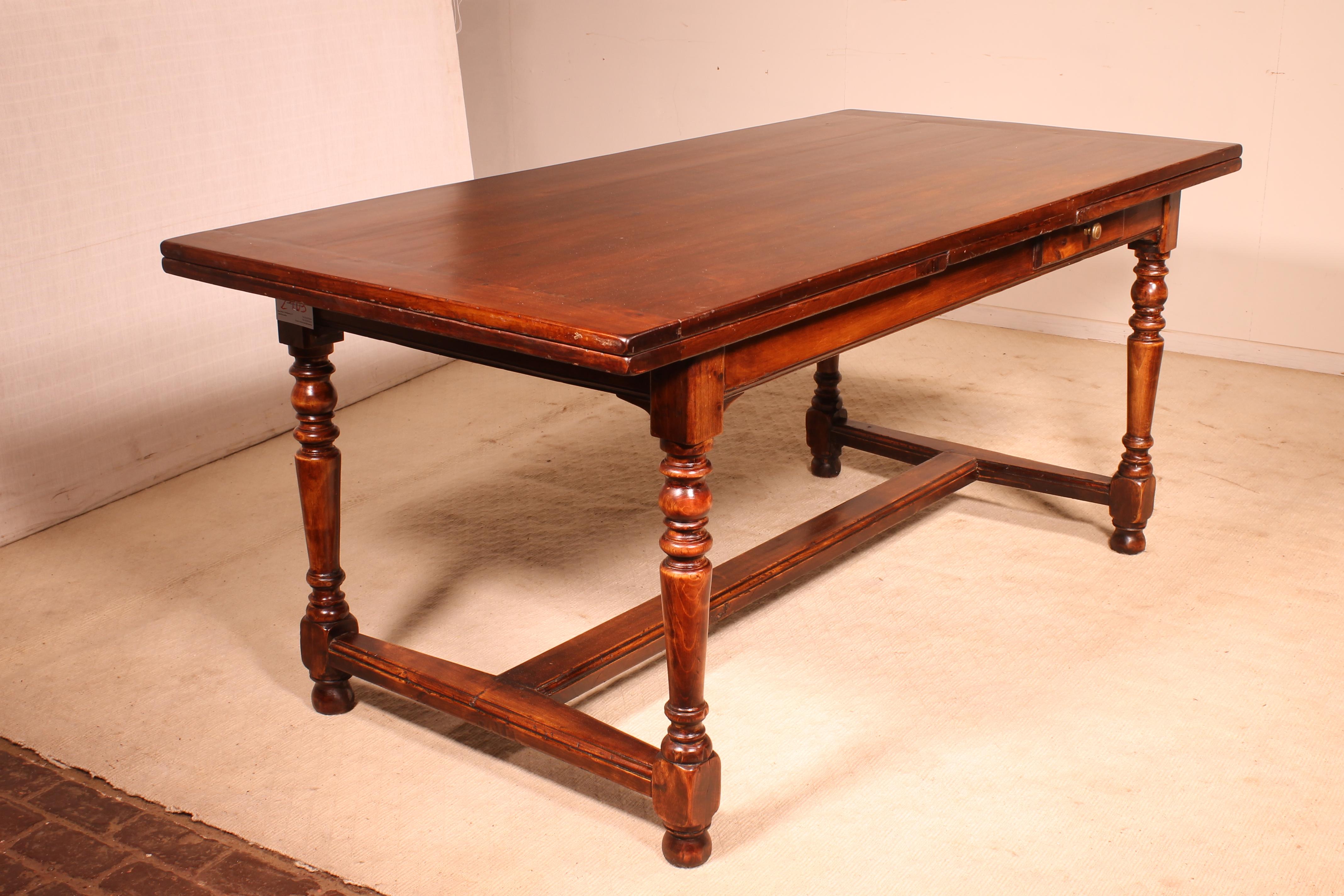Directoire Extending Table with Turned Feets, 19th Century, France
