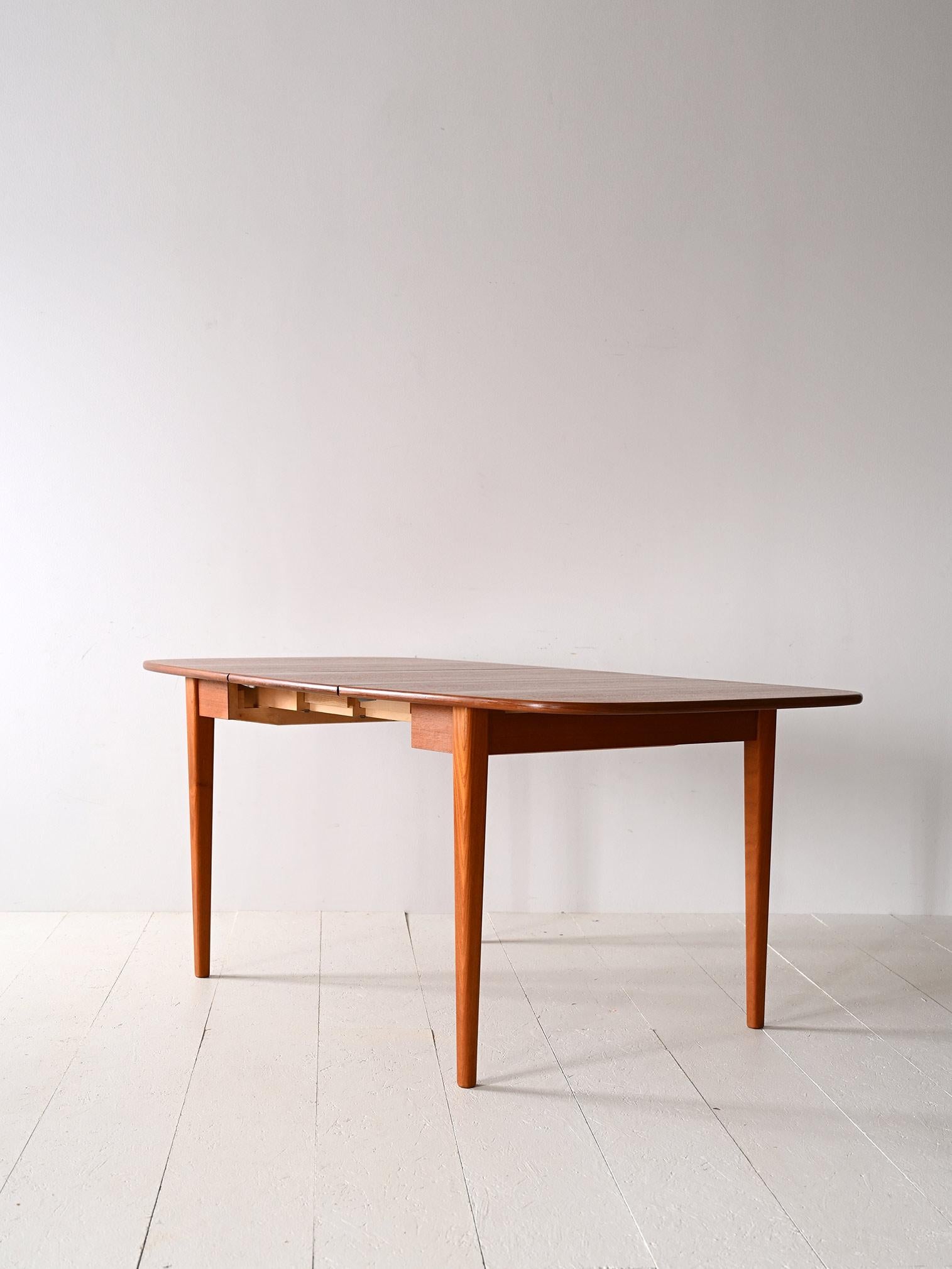 Mid-20th Century Extending table with wings For Sale