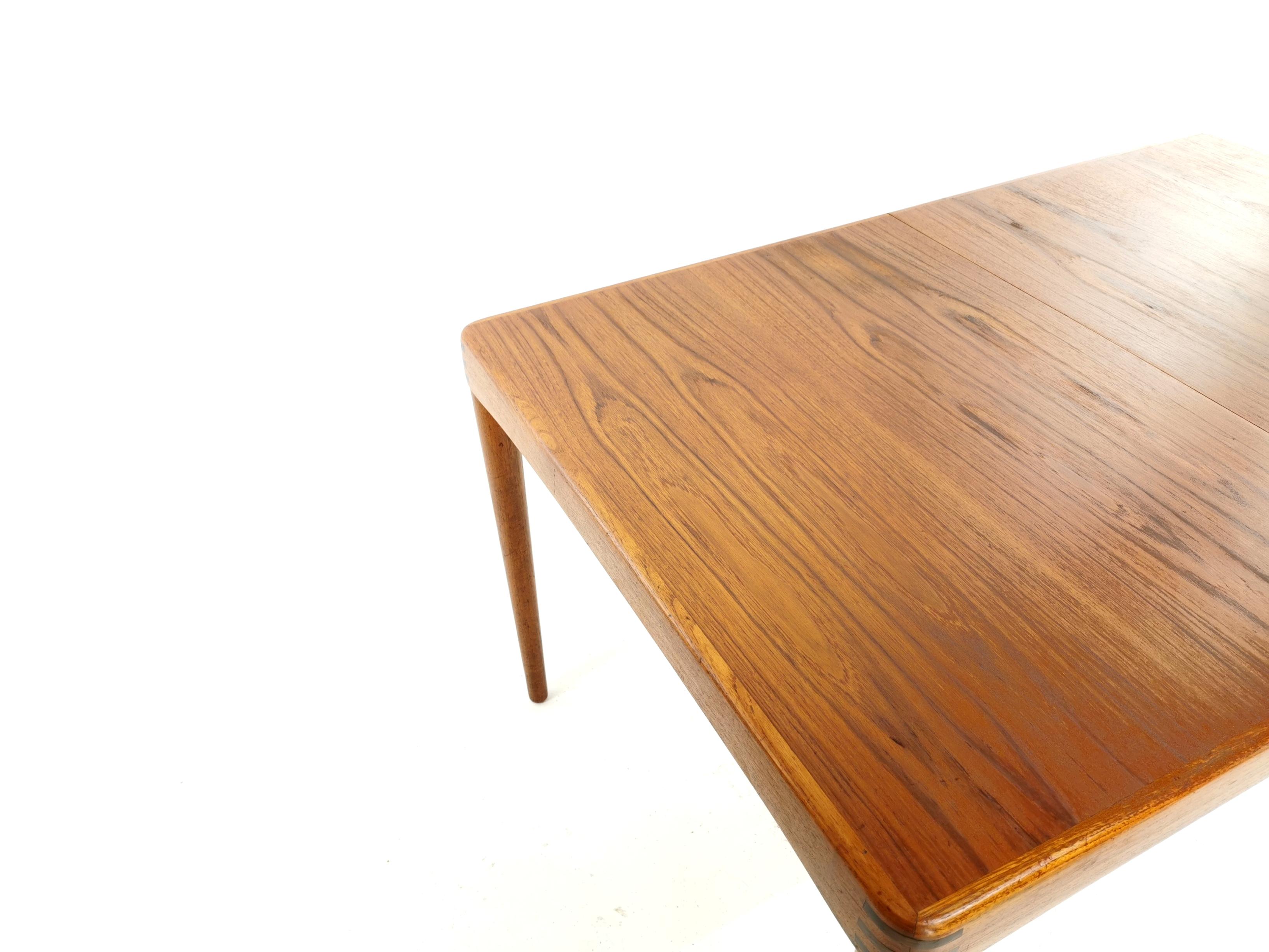 Extending Teak Dining Table by Henry W. Klein for Bramin Midcentury Danish 1960s In Good Condition In STOKE ON TRENT, GB