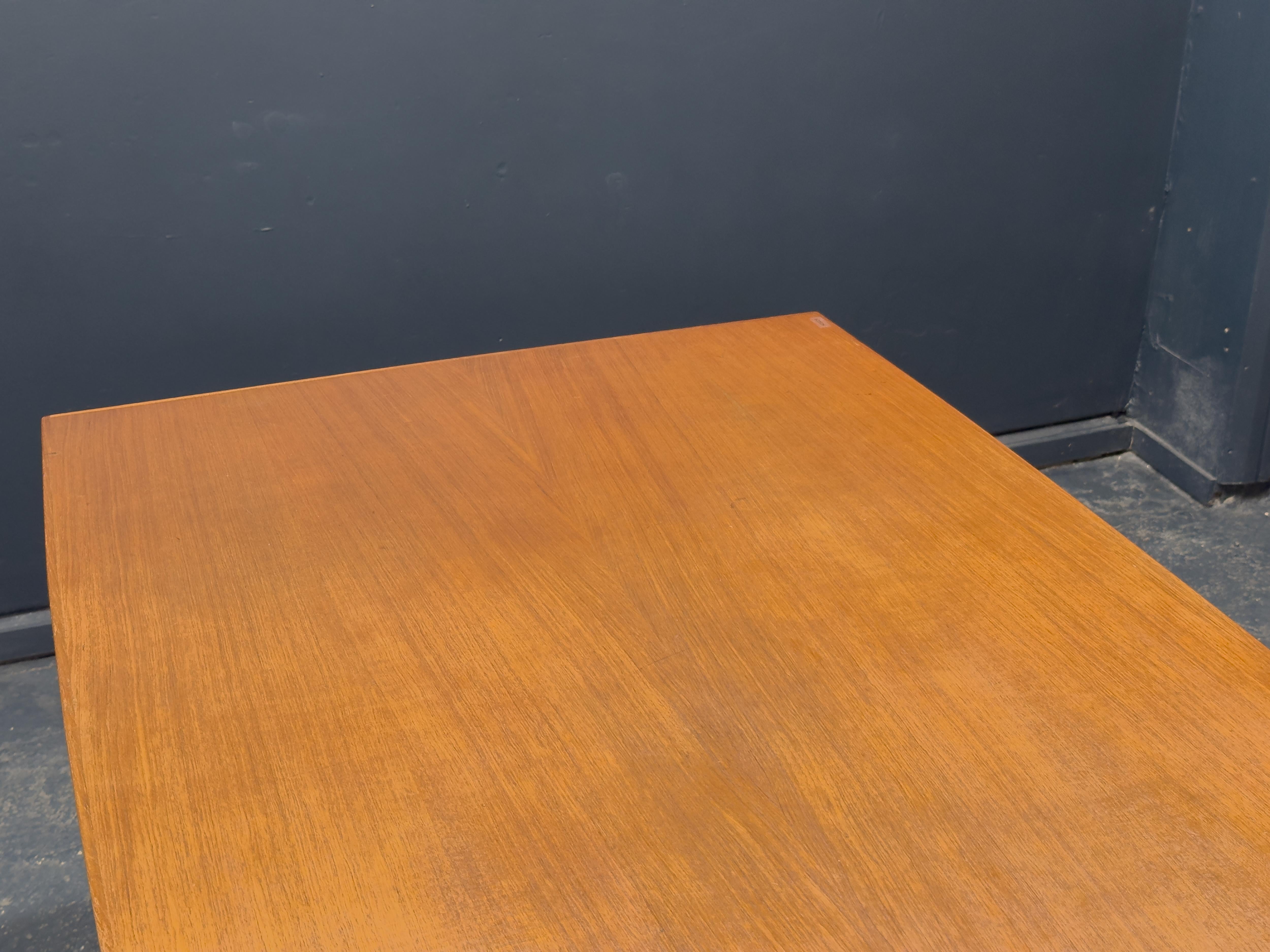 Table à manger extensible en teck en vente 2