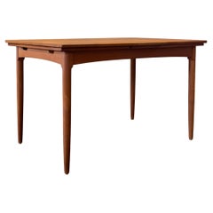 Ausziehbarer Teak-Esstisch