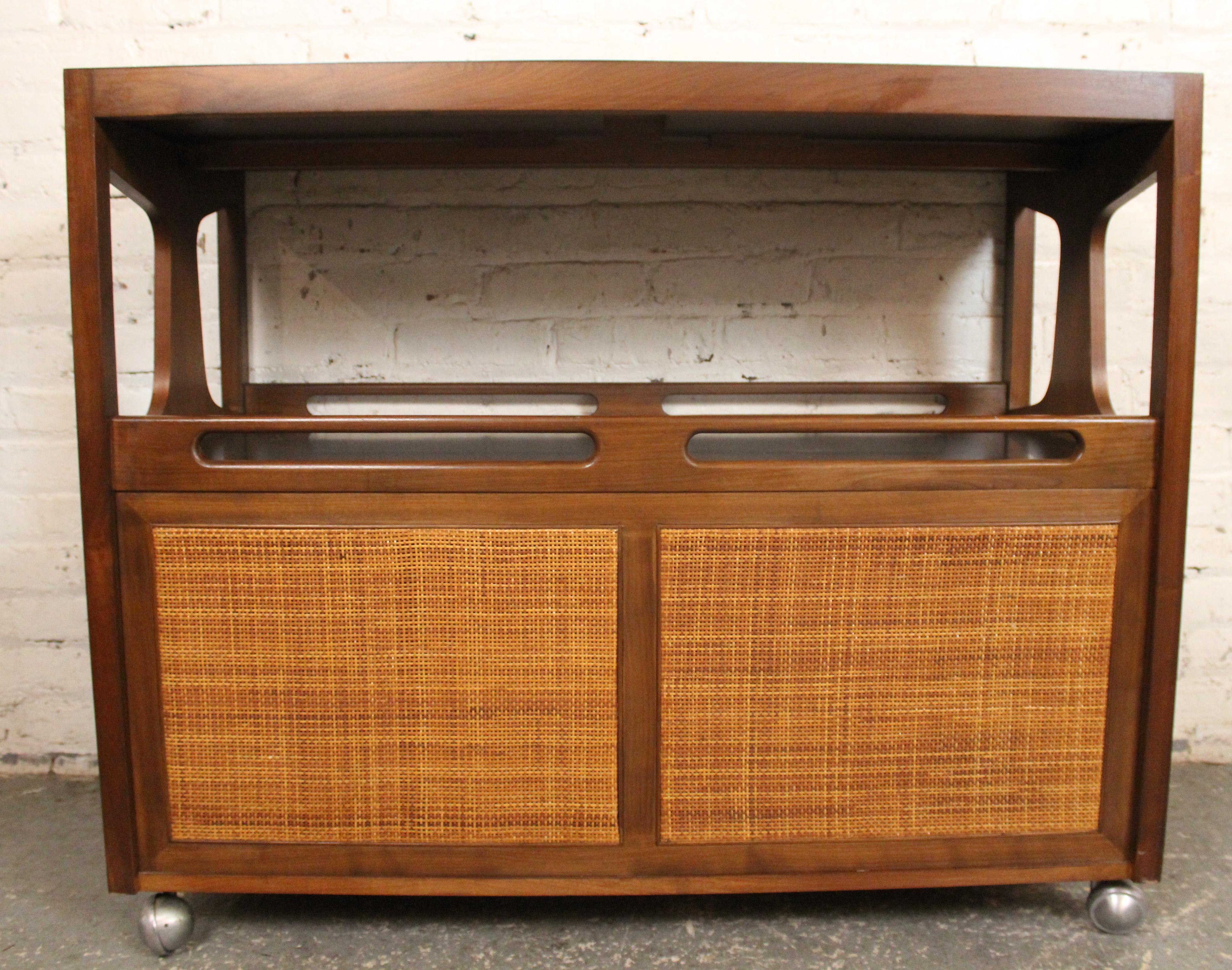 Extending Top Mid-Century Cart For Sale 2