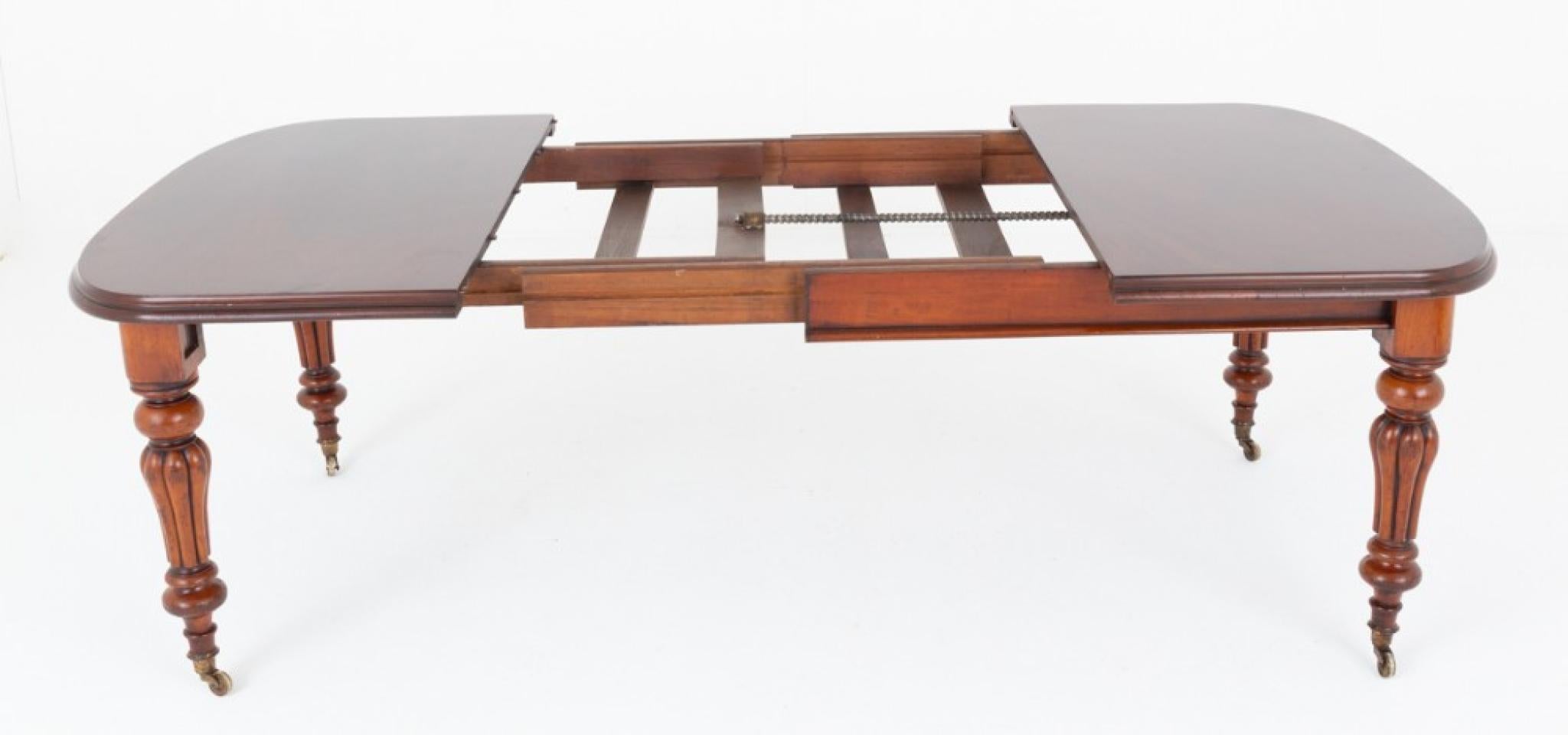 Milieu du XIXe siècle Table à manger victorienne à rallonge en acajou 10 places 1850 en vente