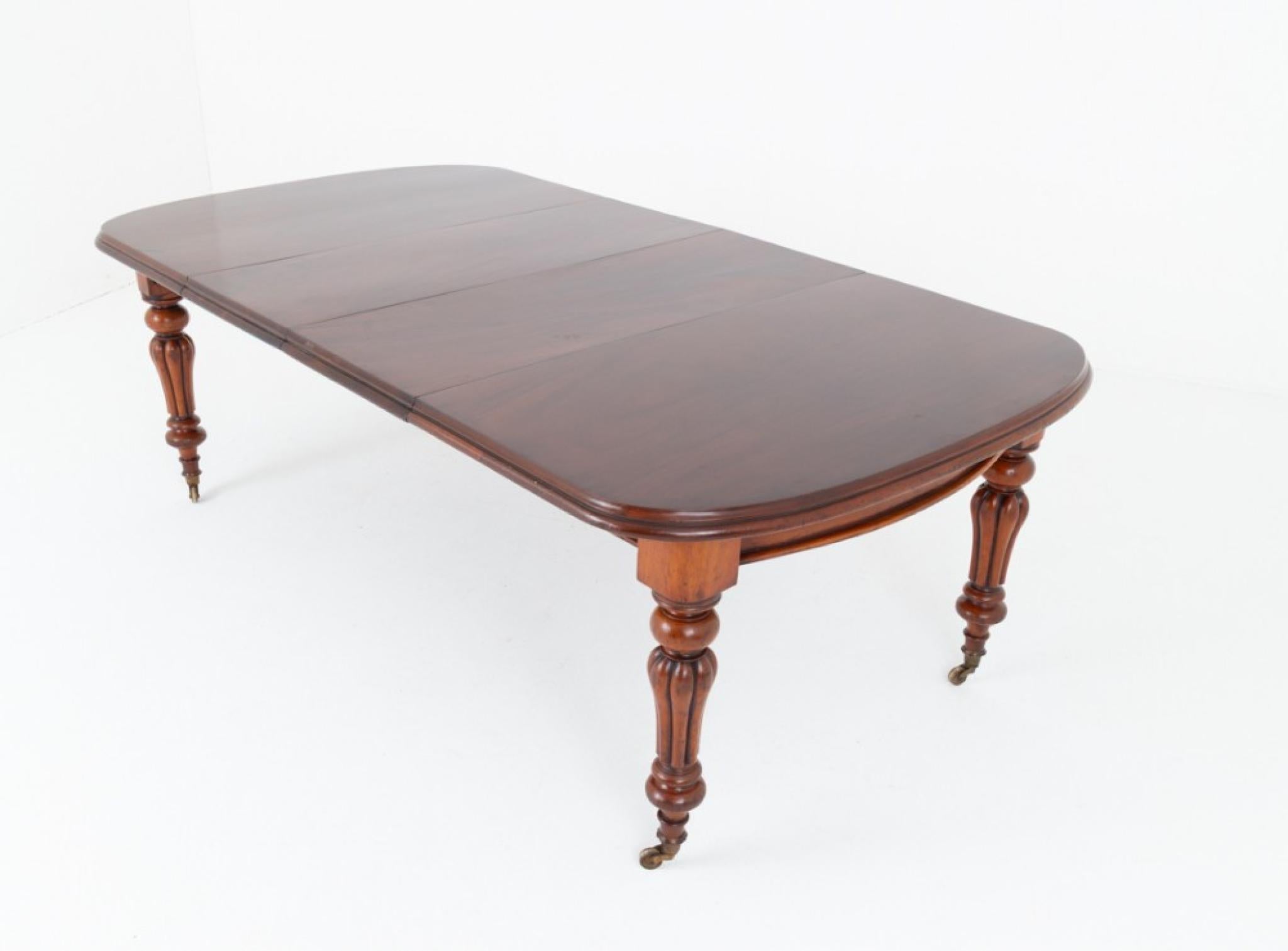 Table à manger victorienne à rallonge en acajou 10 places 1850 en vente 2